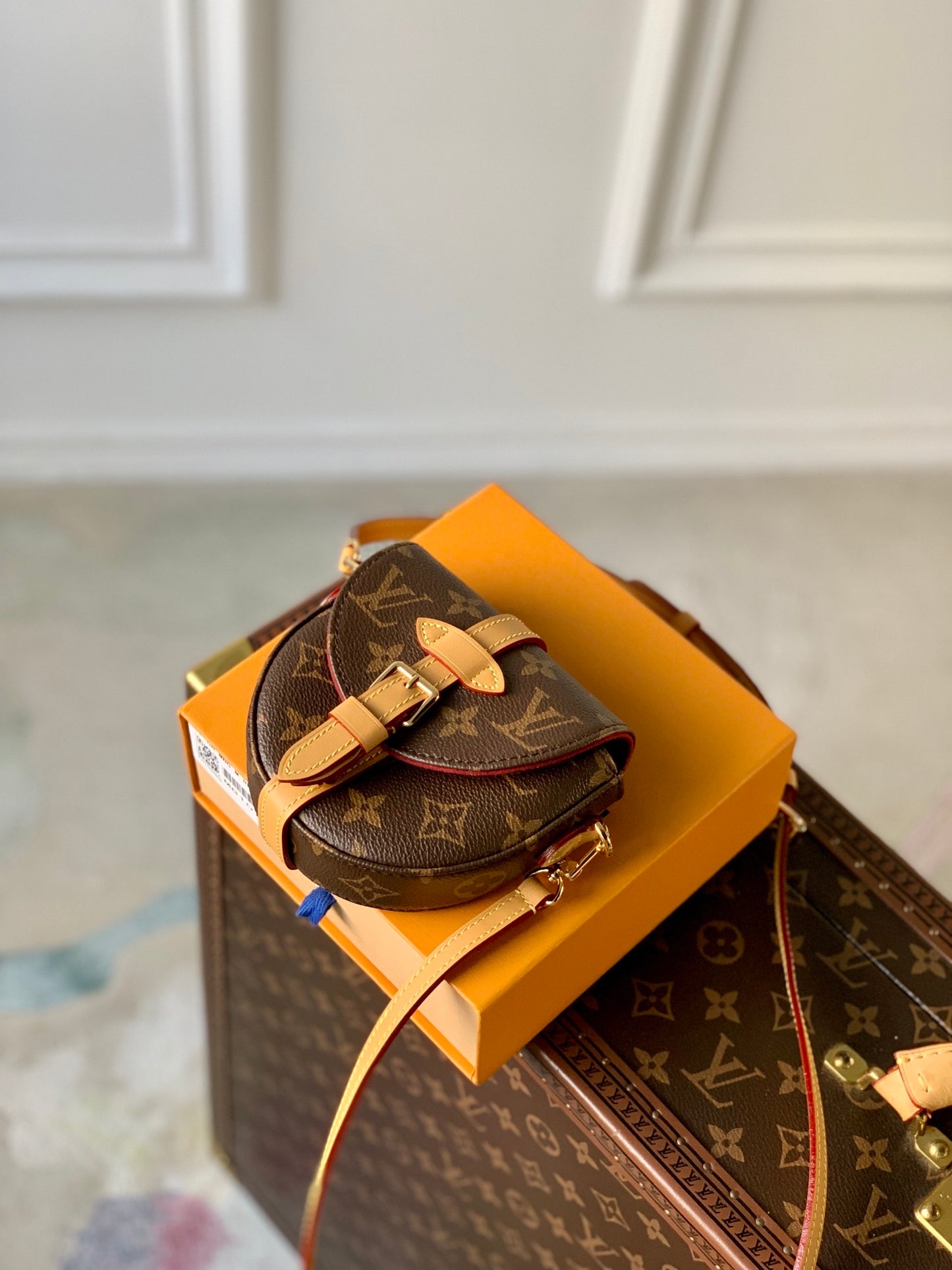 Louis Vuitton Monogram Chantilly Lock Crossbody Bag