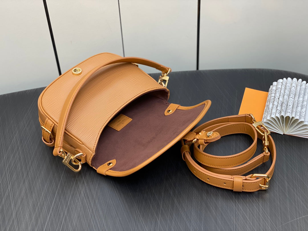 Tan Leather Saddle Bag - Women's Classic Crossbody Shoulder Bag with Gold-Tone Hardware