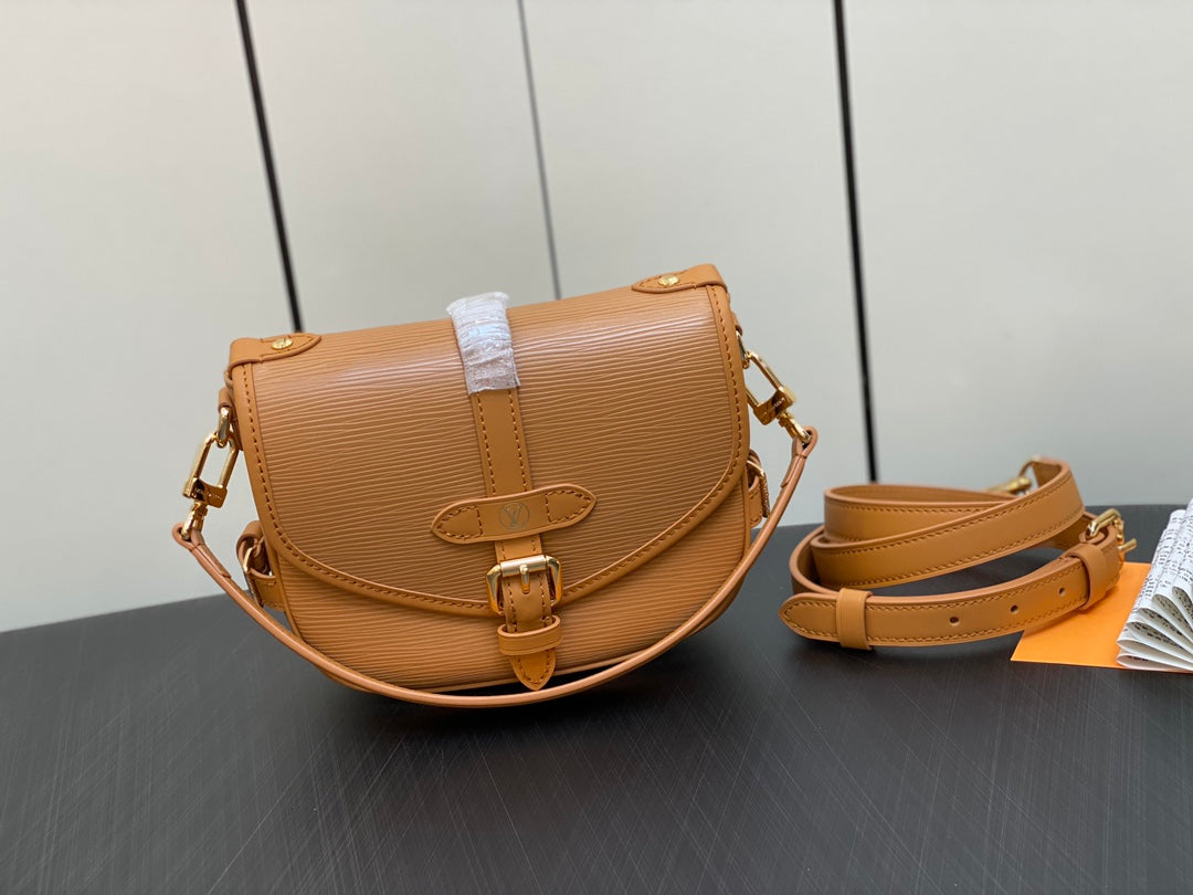 Tan Leather Saddle Bag - Women's Classic Crossbody Shoulder Bag with Gold-Tone Hardware