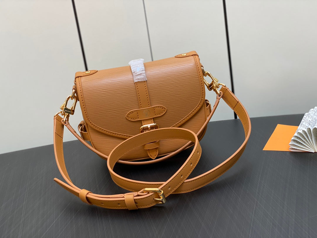 Tan Leather Saddle Bag - Women's Classic Crossbody Shoulder Bag with Gold-Tone Hardware