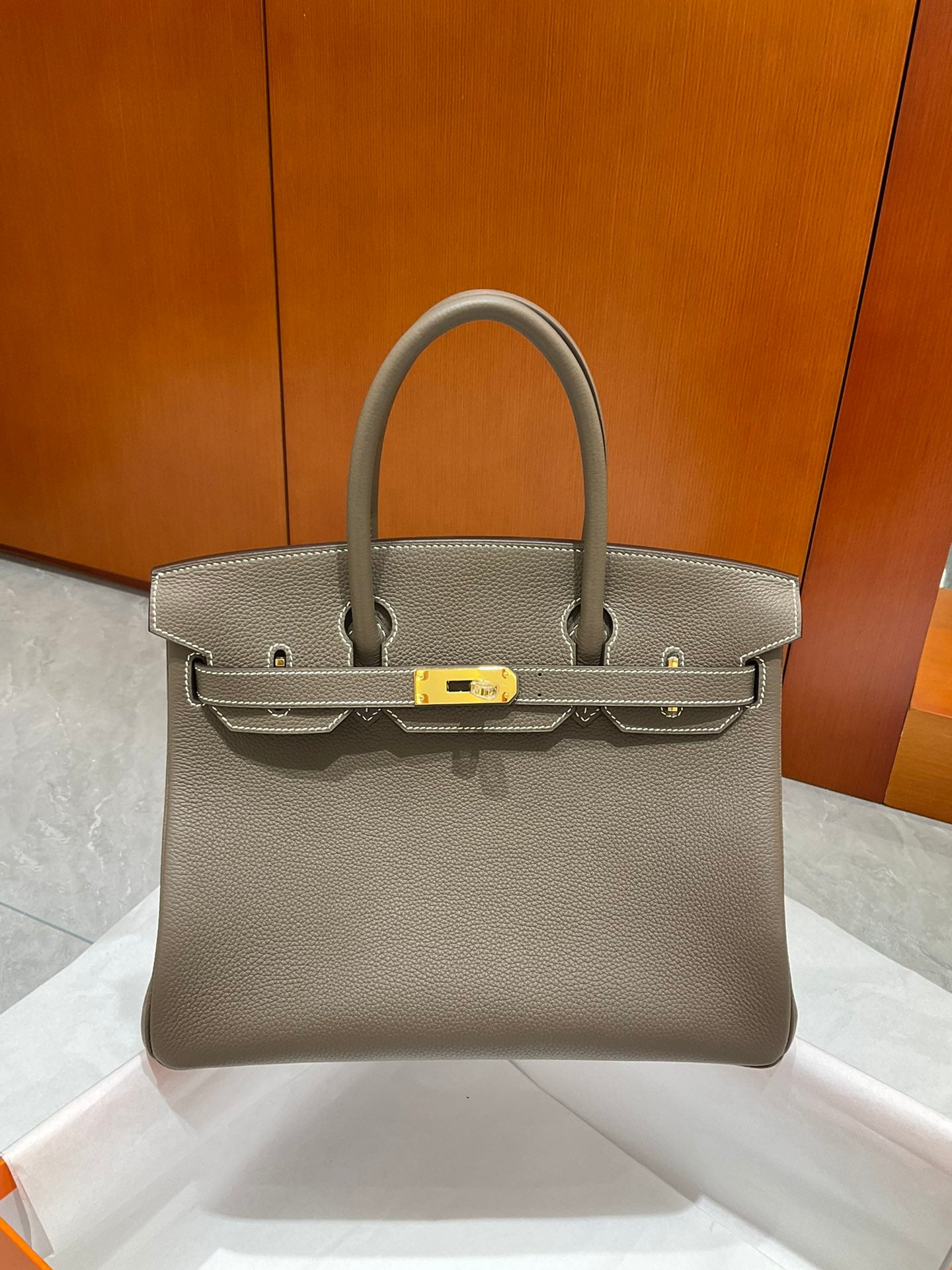 Premium Cream Leather Handbag - Elegant Top-Handle Tote with Silver Hardware
