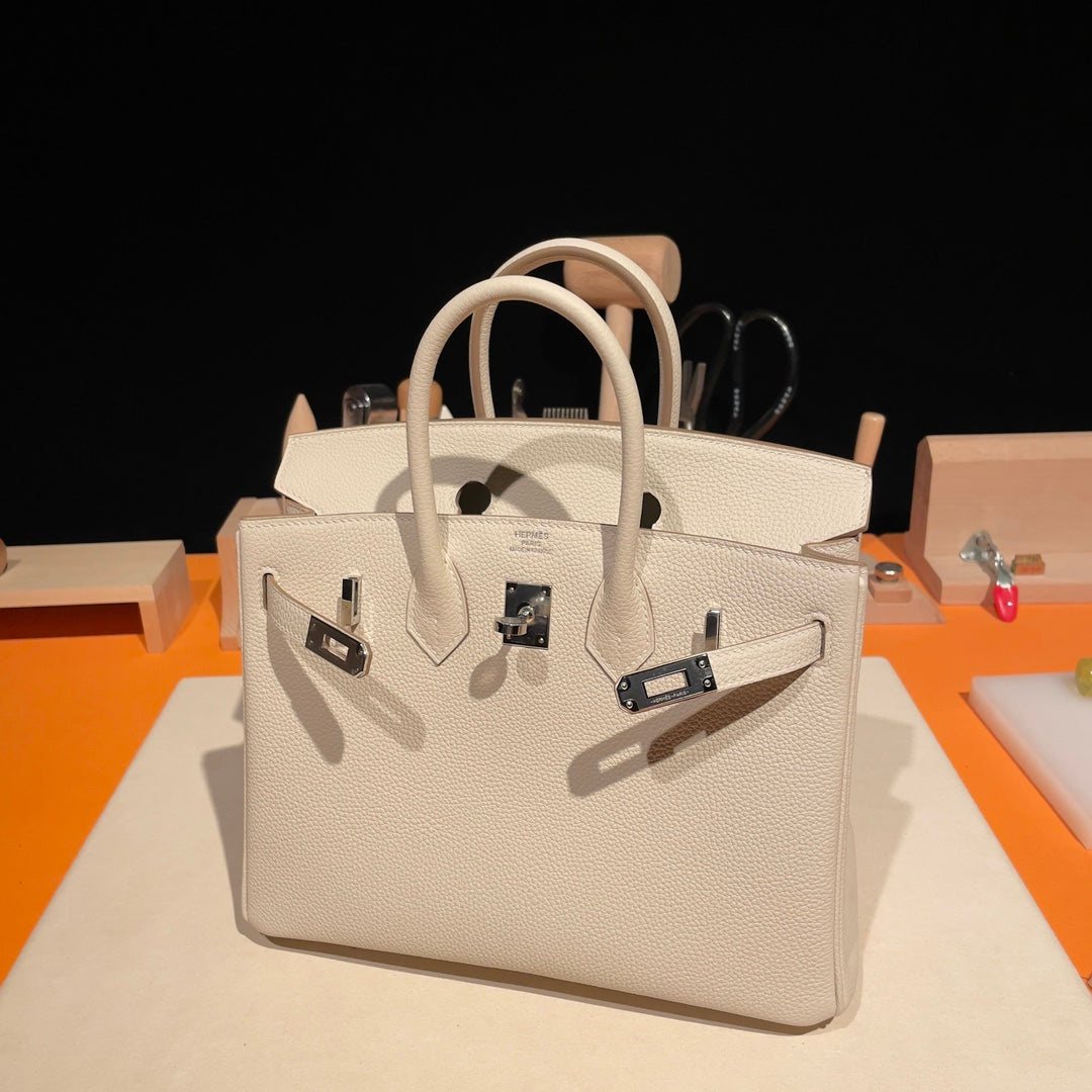 Hermès Birkin 25 Handbag in Craie Swift Leather with Palladium Hardware