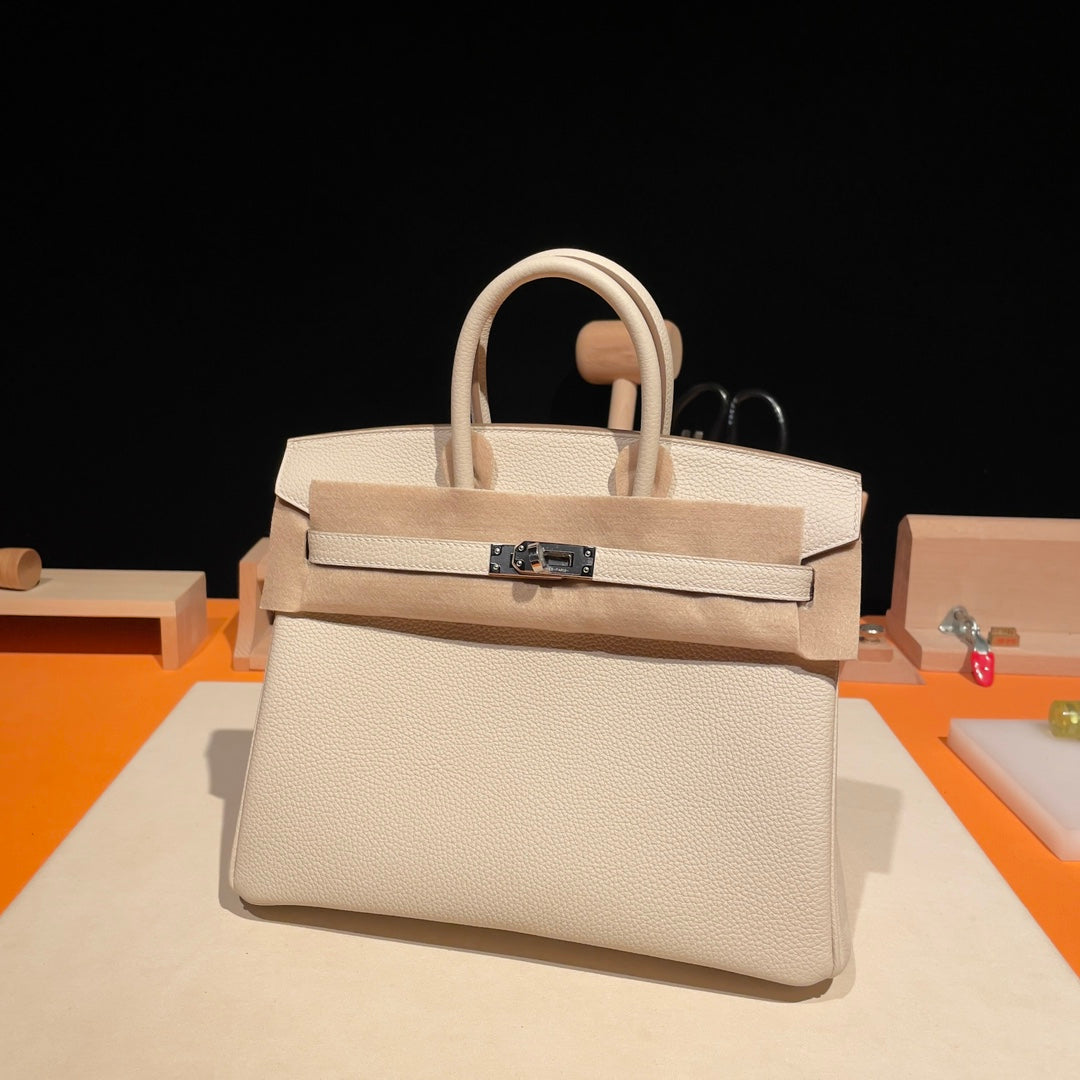Hermès Birkin 25 Handbag in Craie Swift Leather with Palladium Hardware