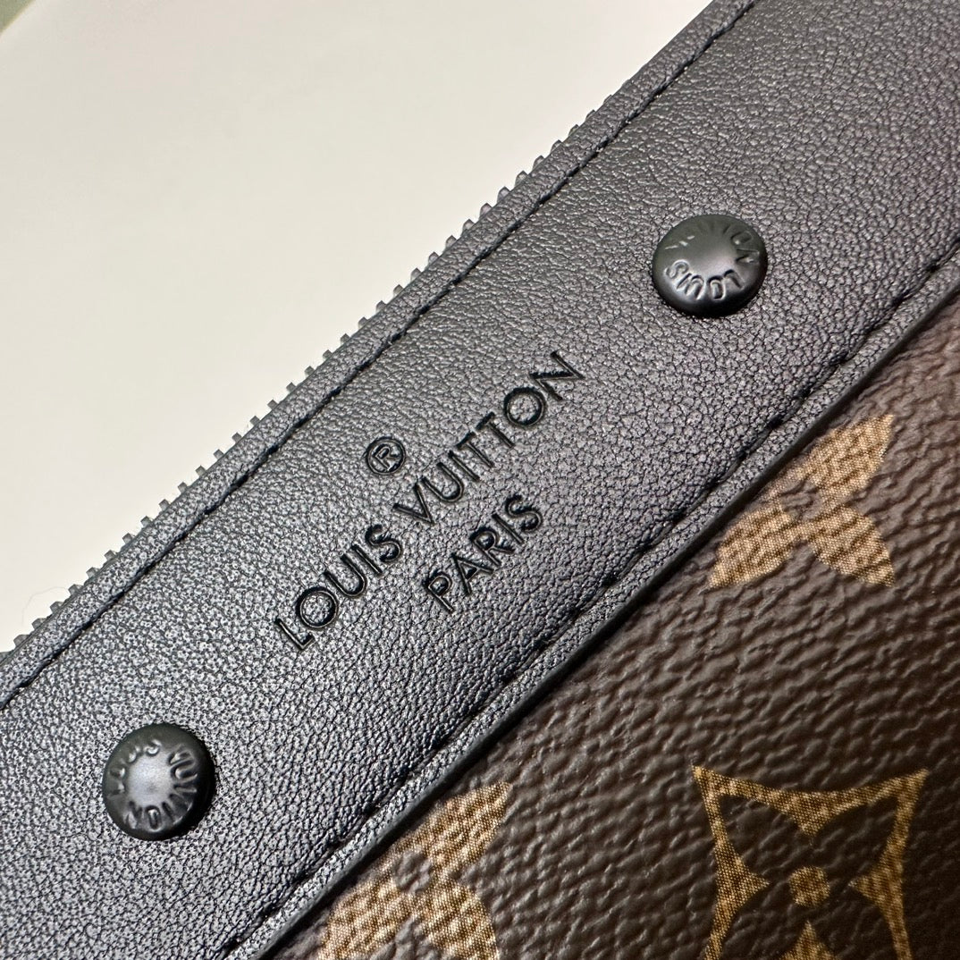 Louis Vuitton Monogram Pochette Voyage MM Brown Canvas Clutch Bag
