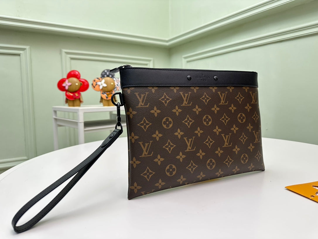 Louis Vuitton Monogram Pochette Voyage MM Brown Canvas Clutch Bag