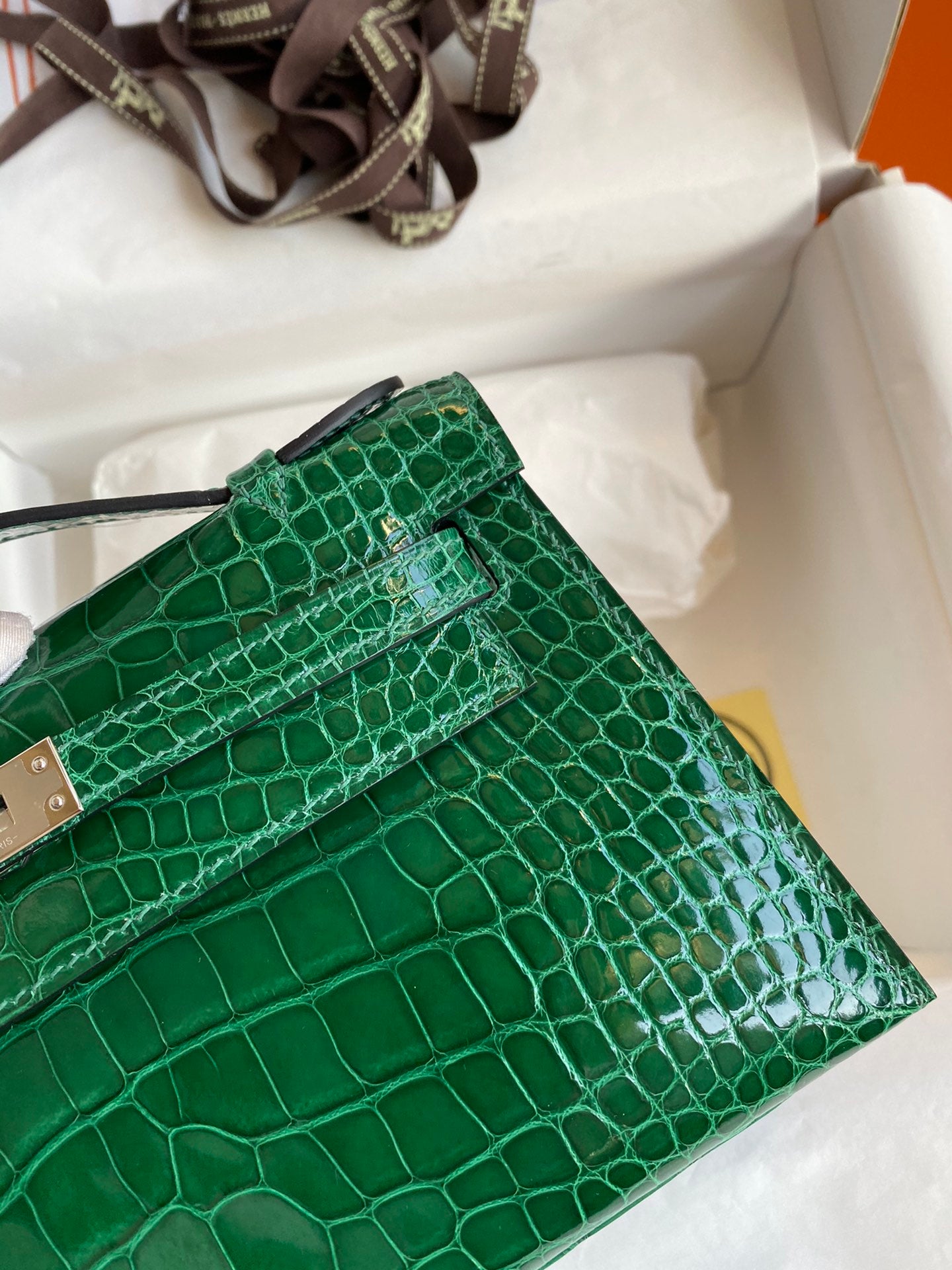 Emerald Green Crocodile-Embossed Leather Kelly Pochette Mini Handbag