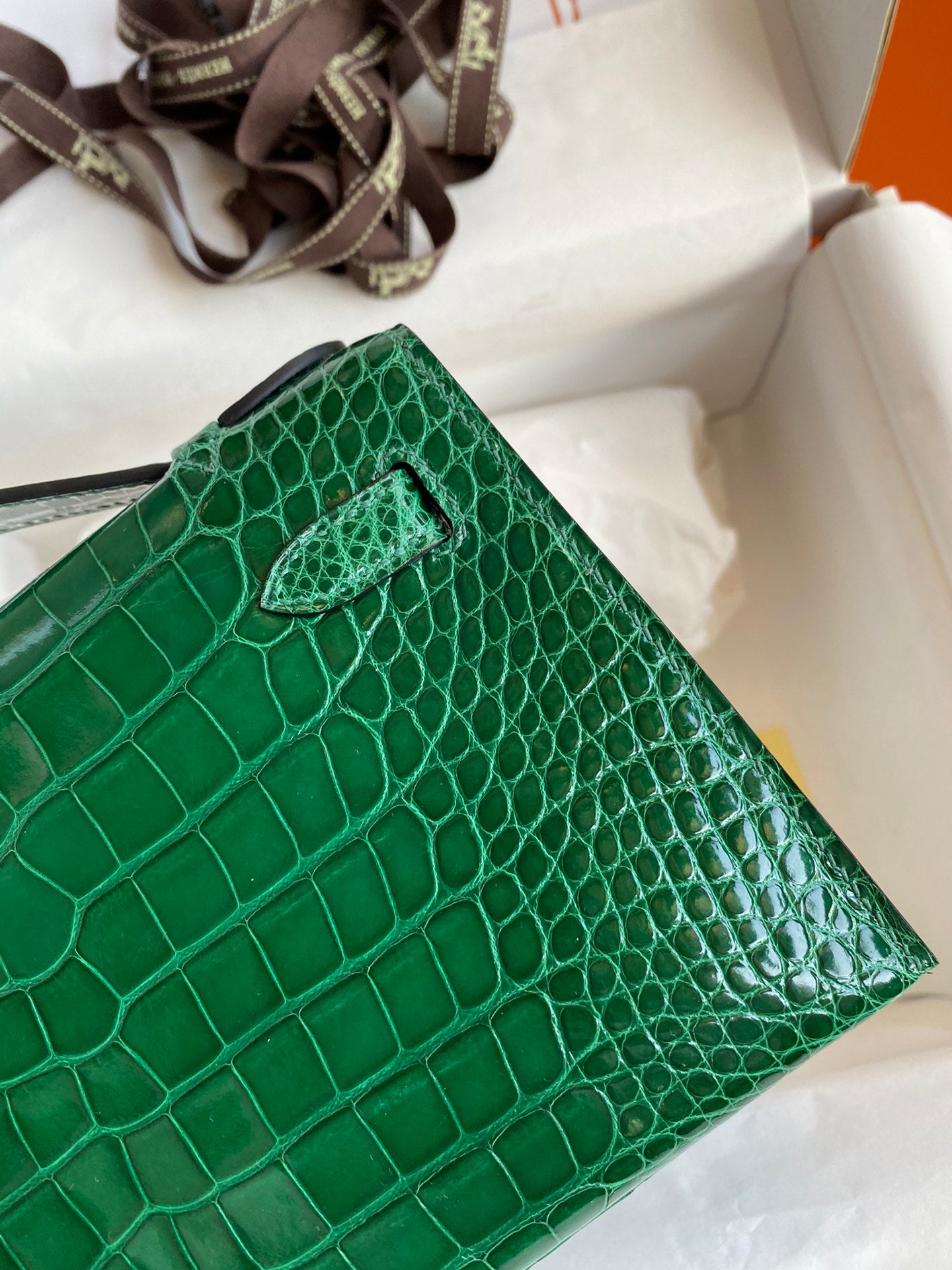 Emerald Green Crocodile-Embossed Leather Kelly Pochette Mini Handbag