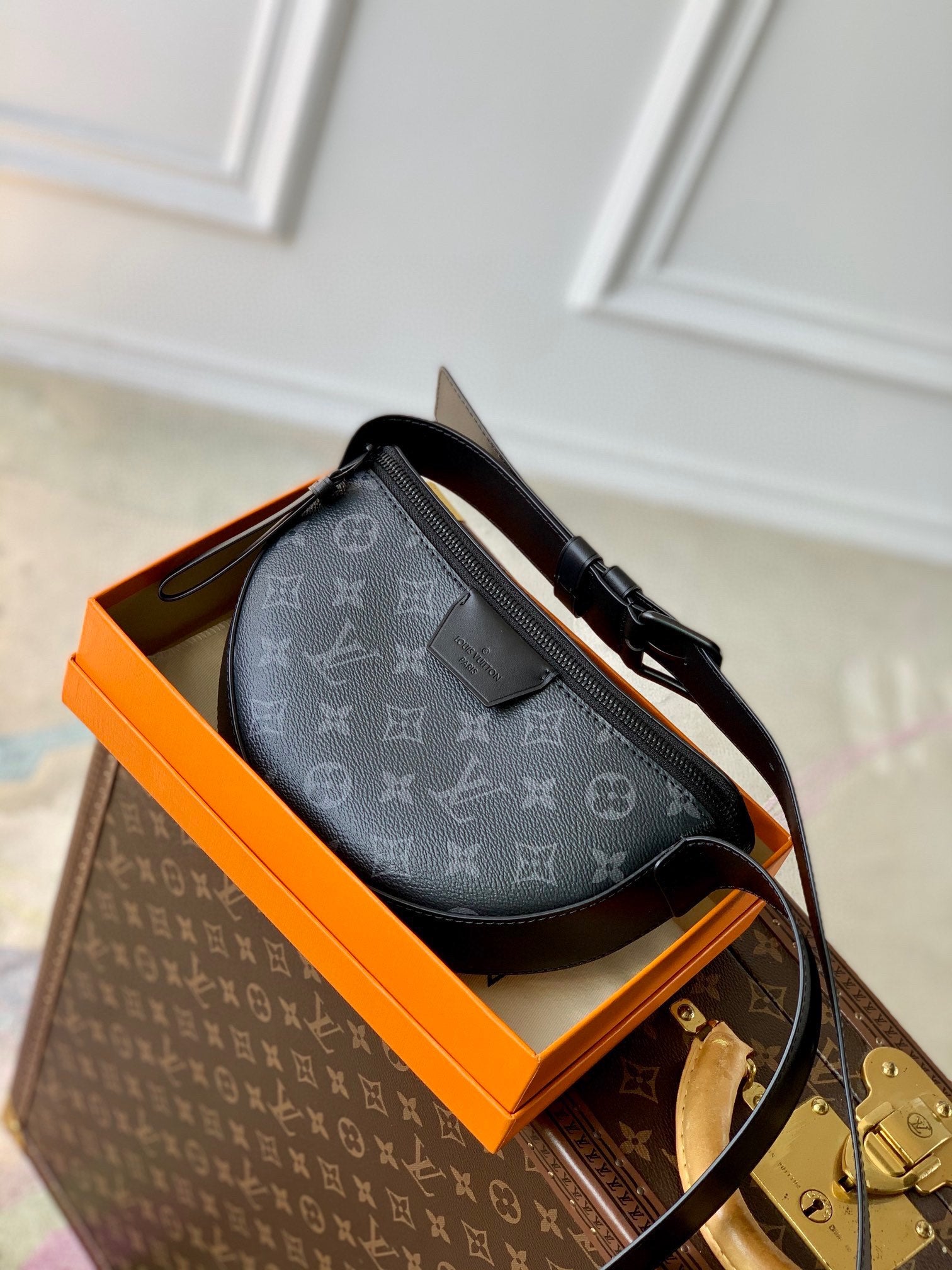 Louis Vuitton Discovery Bumbag PM Monogram Eclipse Canvas - Black/Grey