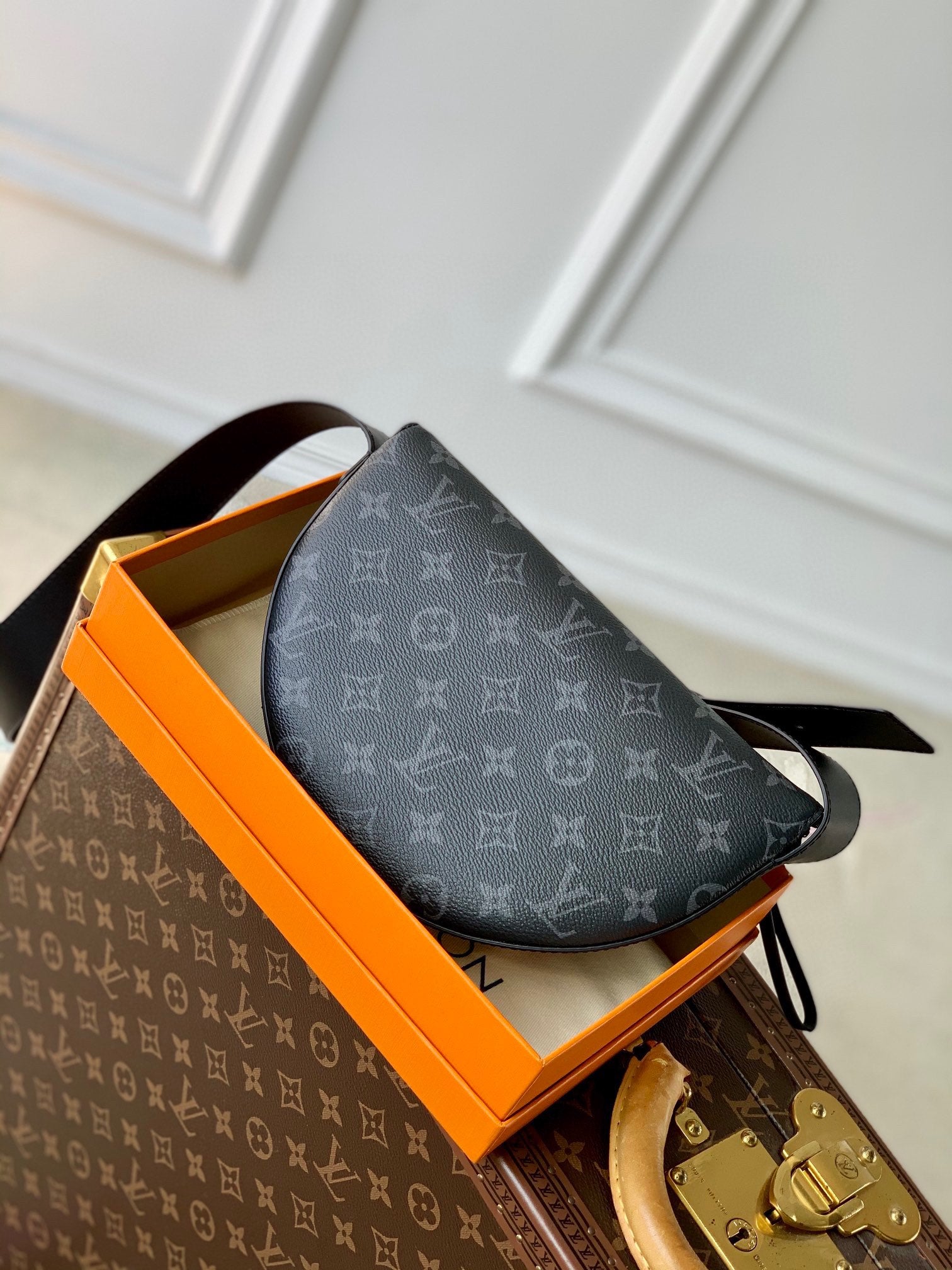 Louis Vuitton Discovery Bumbag PM Monogram Eclipse Canvas - Black/Grey