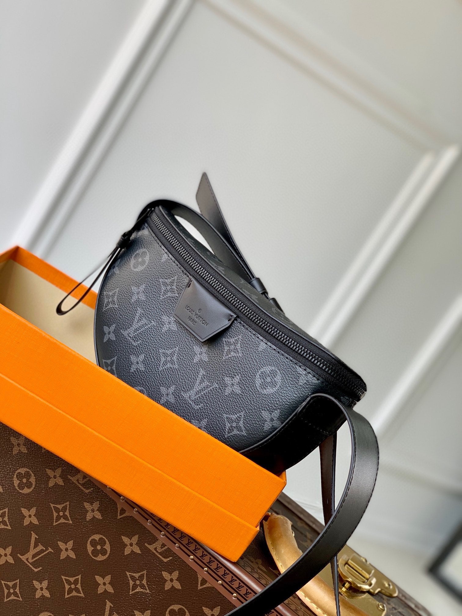 Louis Vuitton Discovery Bumbag PM Monogram Eclipse Canvas - Black/Grey