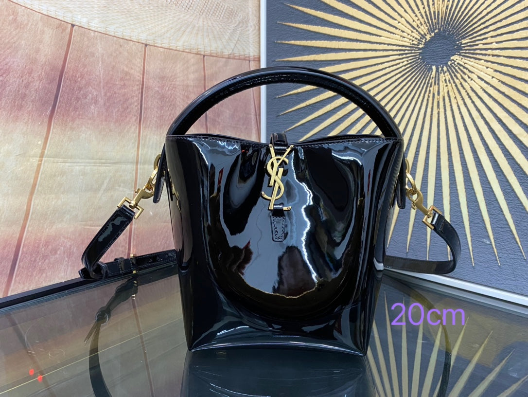 Saint Laurent Le 37 Mini Bucket Bag in Black Patent Leather - 20cm