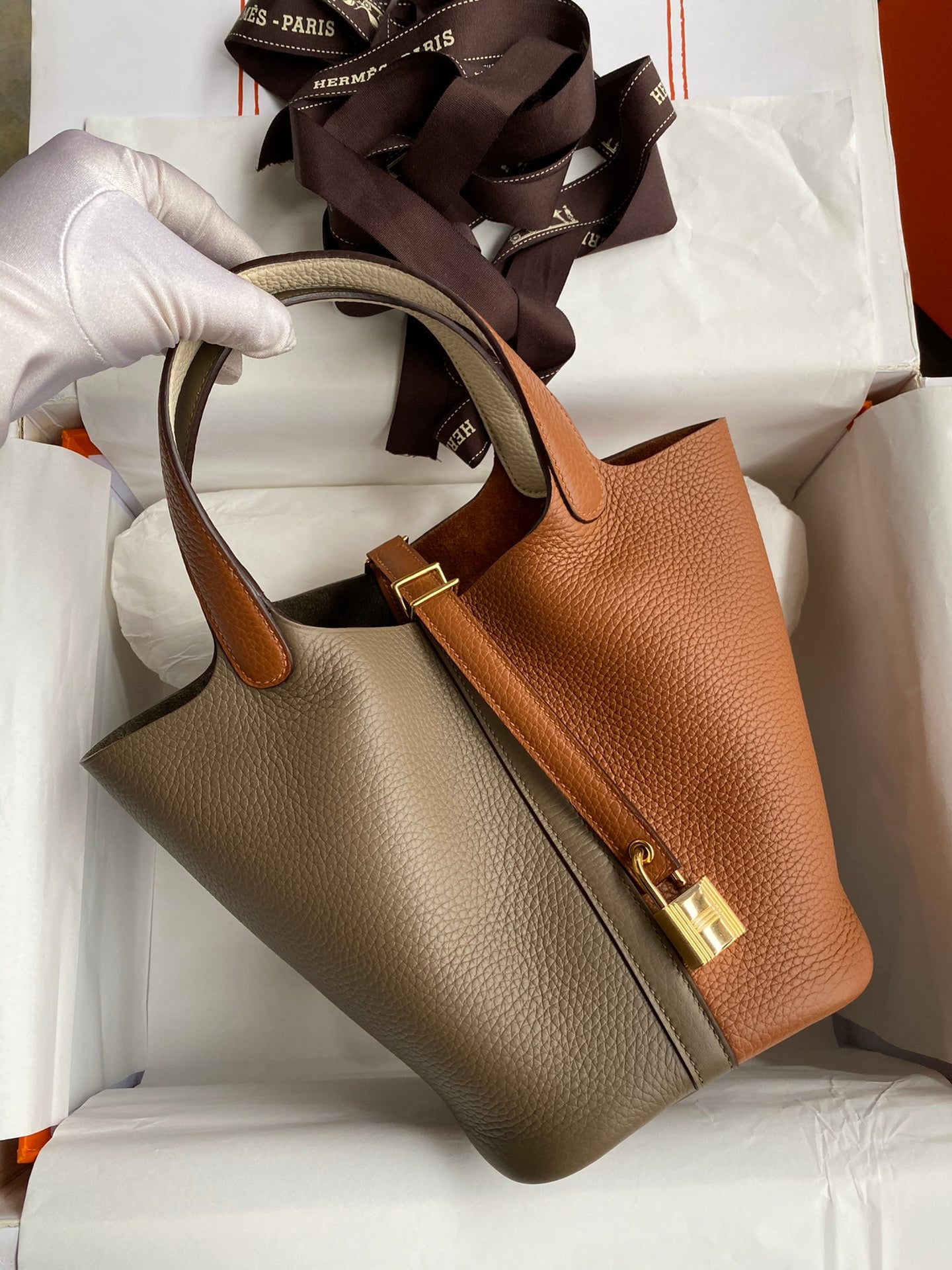 Hermes Picotin Lock 18 Bicolor Leather Handbag - Etoupe &amp; Gold