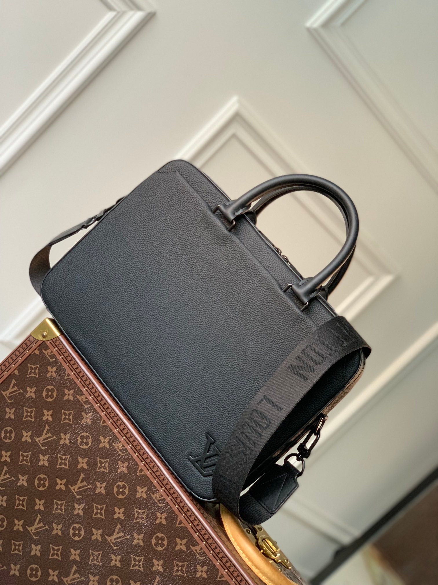 Louis Vuitton Black Taiga Leather Porte-Documents Business Briefcase
