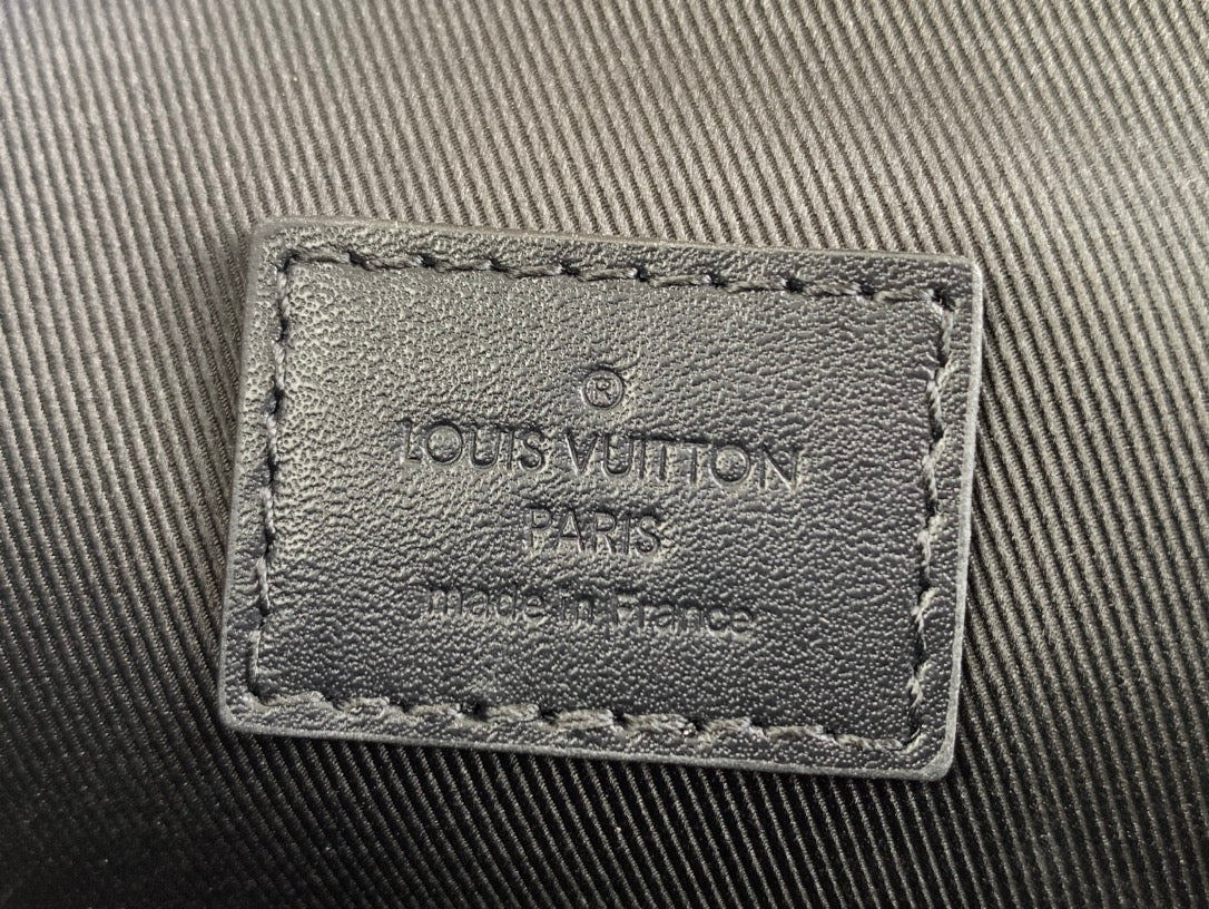Louis Vuitton Steamer Wearable Wallet - Monogram Eclipse Canvas - Black