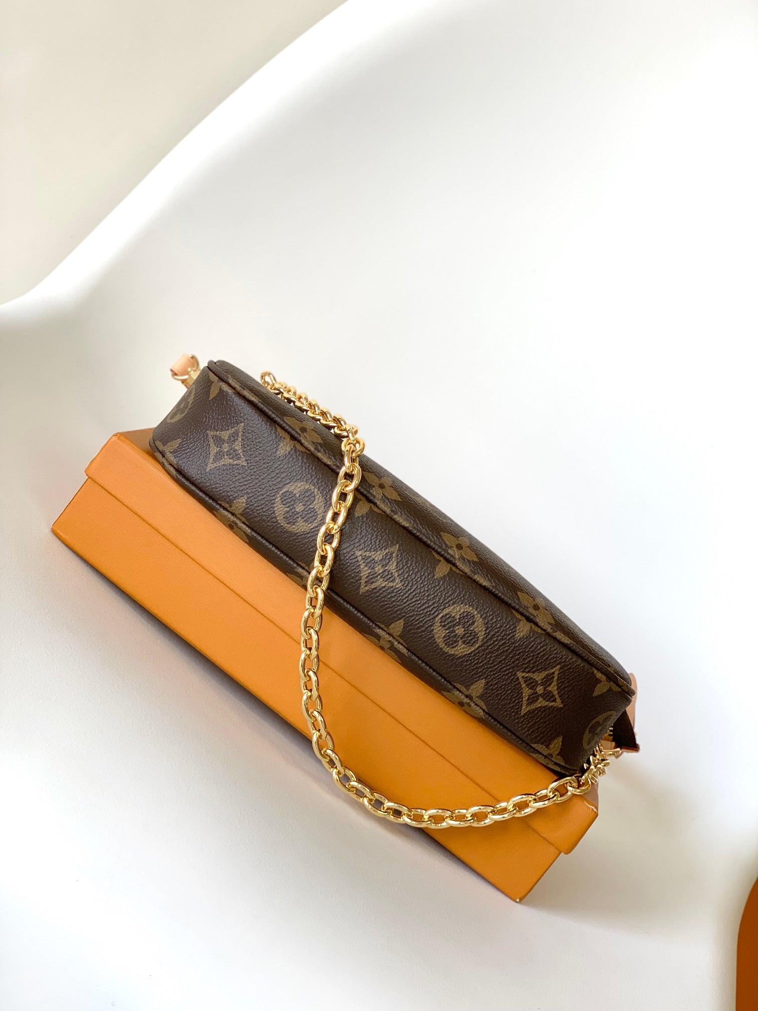 Louis Vuitton Monogram Pochette Accessoires Brown Canvas Bag