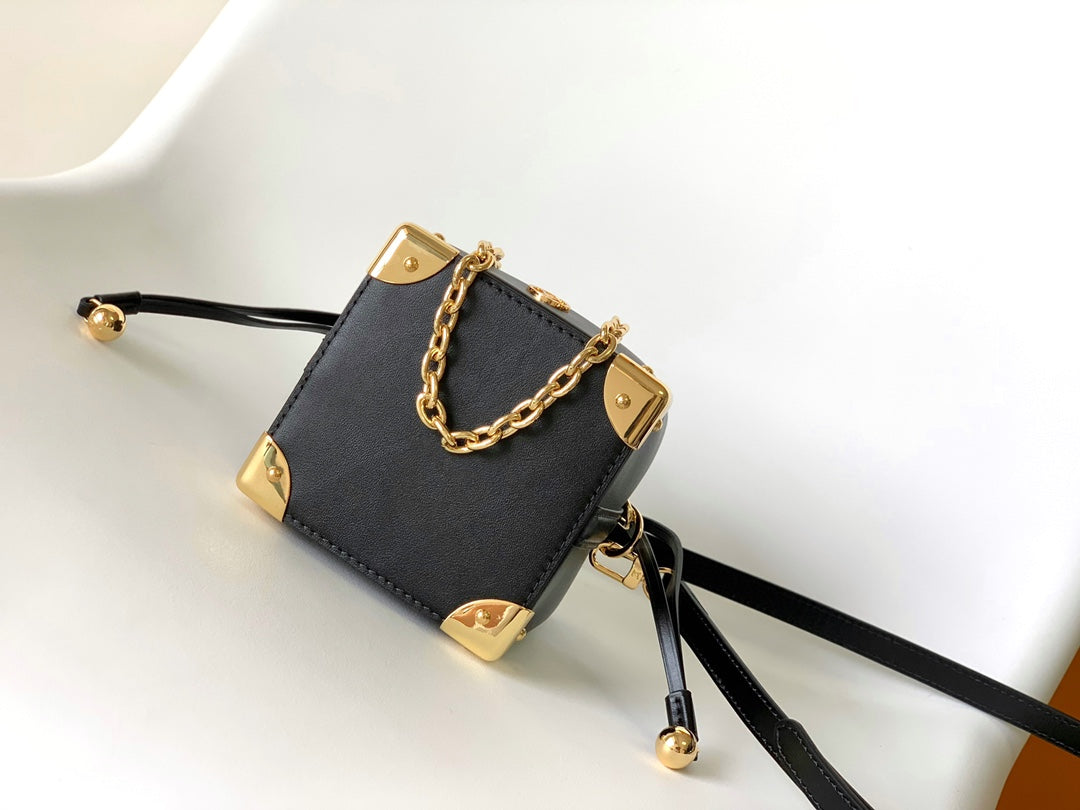 Louis Vuitton Black Leather Bucket Handbag with Gold-Tone Hardware &amp; Chain