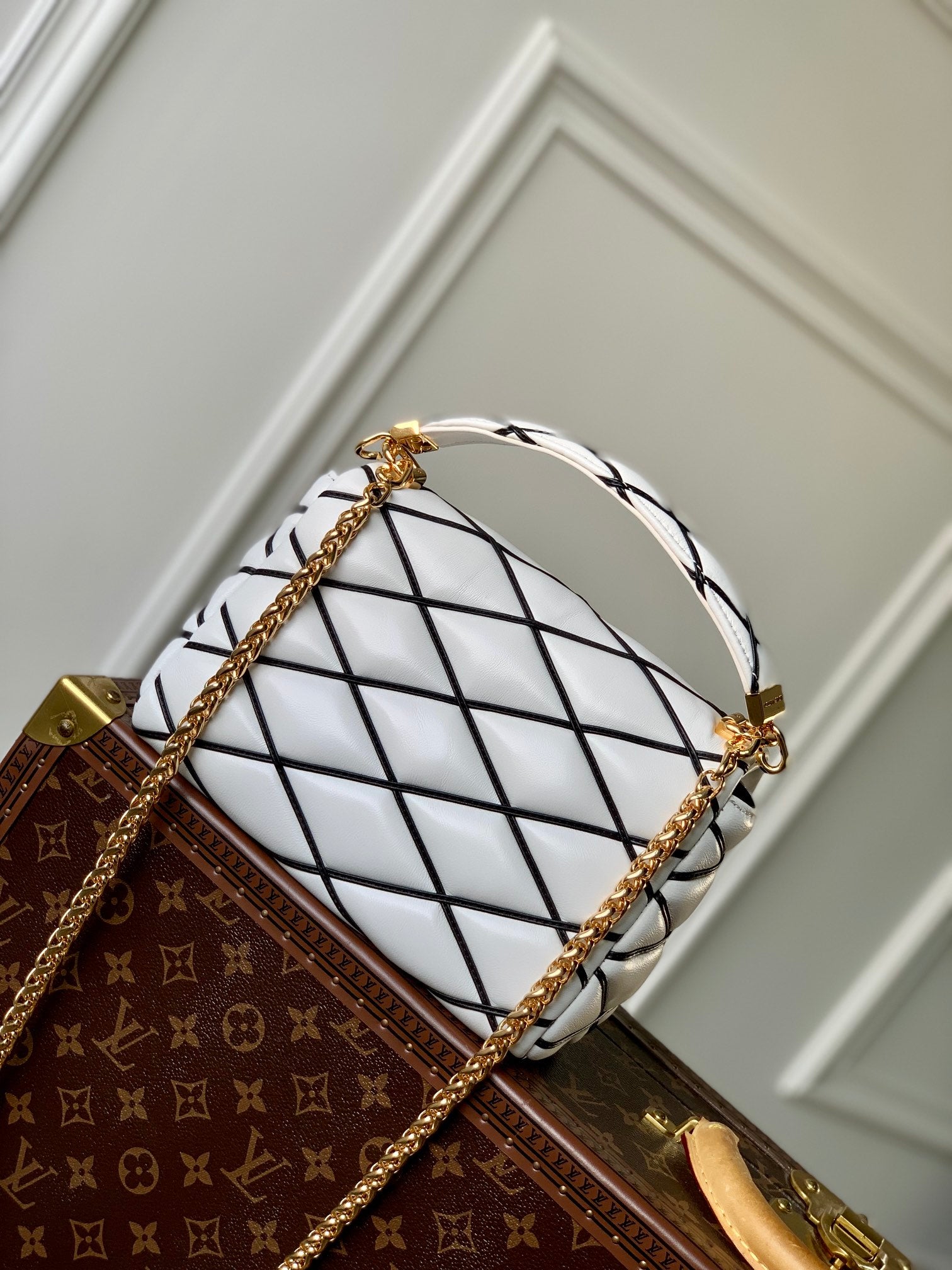 Louis Vuitton GO-14 MM Malletage Quilted Leather Handbag - White and Black