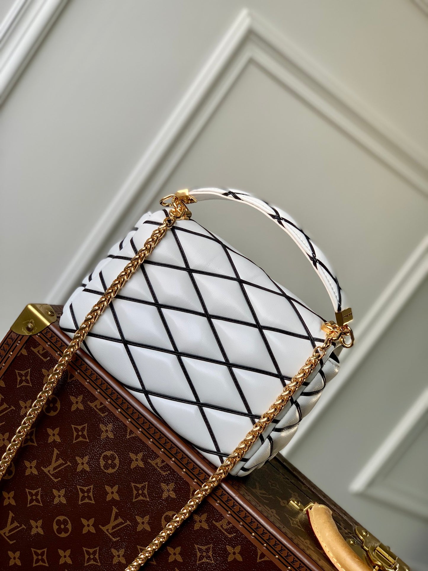 Louis Vuitton GO-14 MM Malletage Quilted Leather Handbag - White and Black