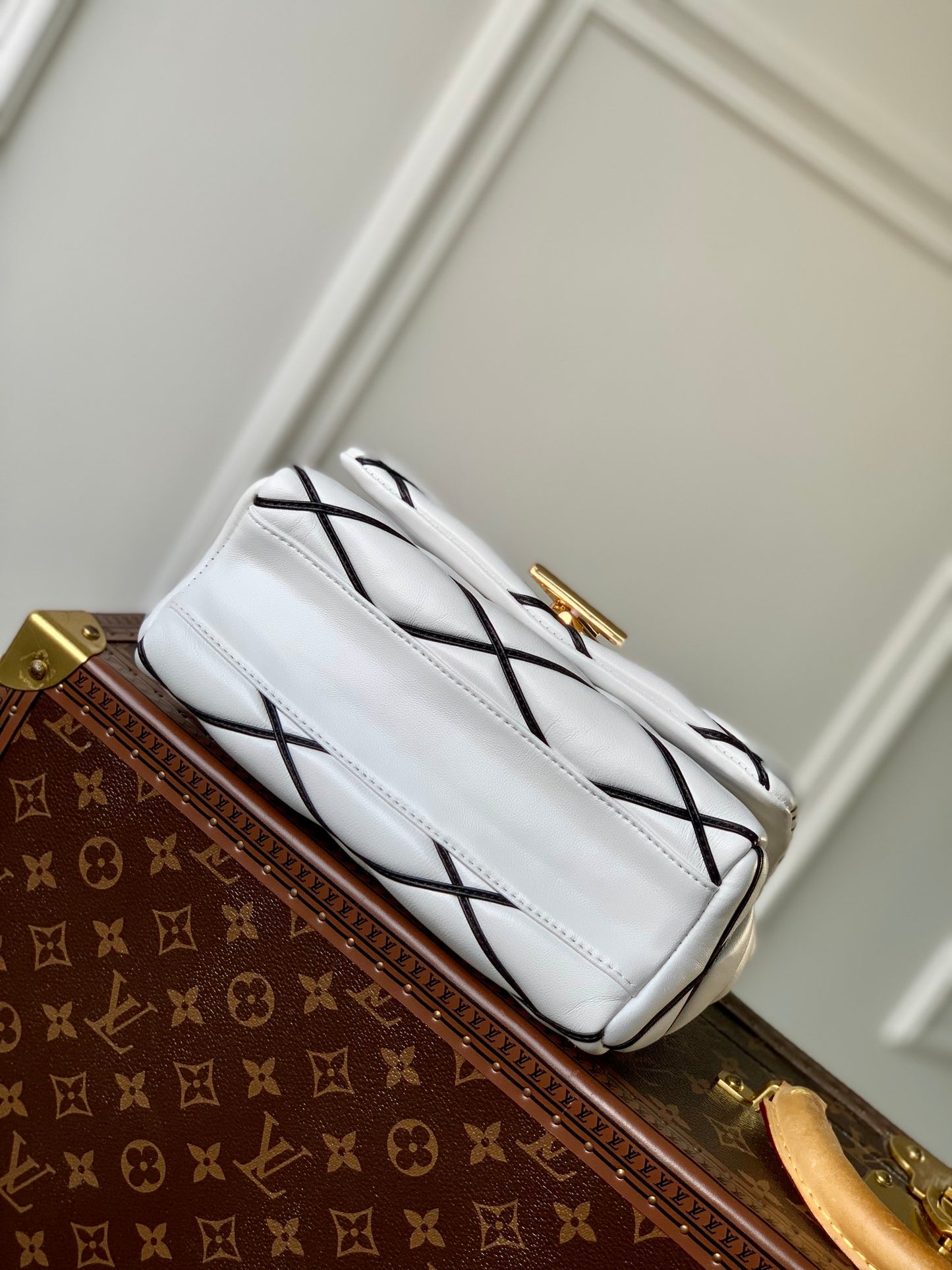 Louis Vuitton GO-14 MM Malletage Quilted Leather Handbag - White and Black