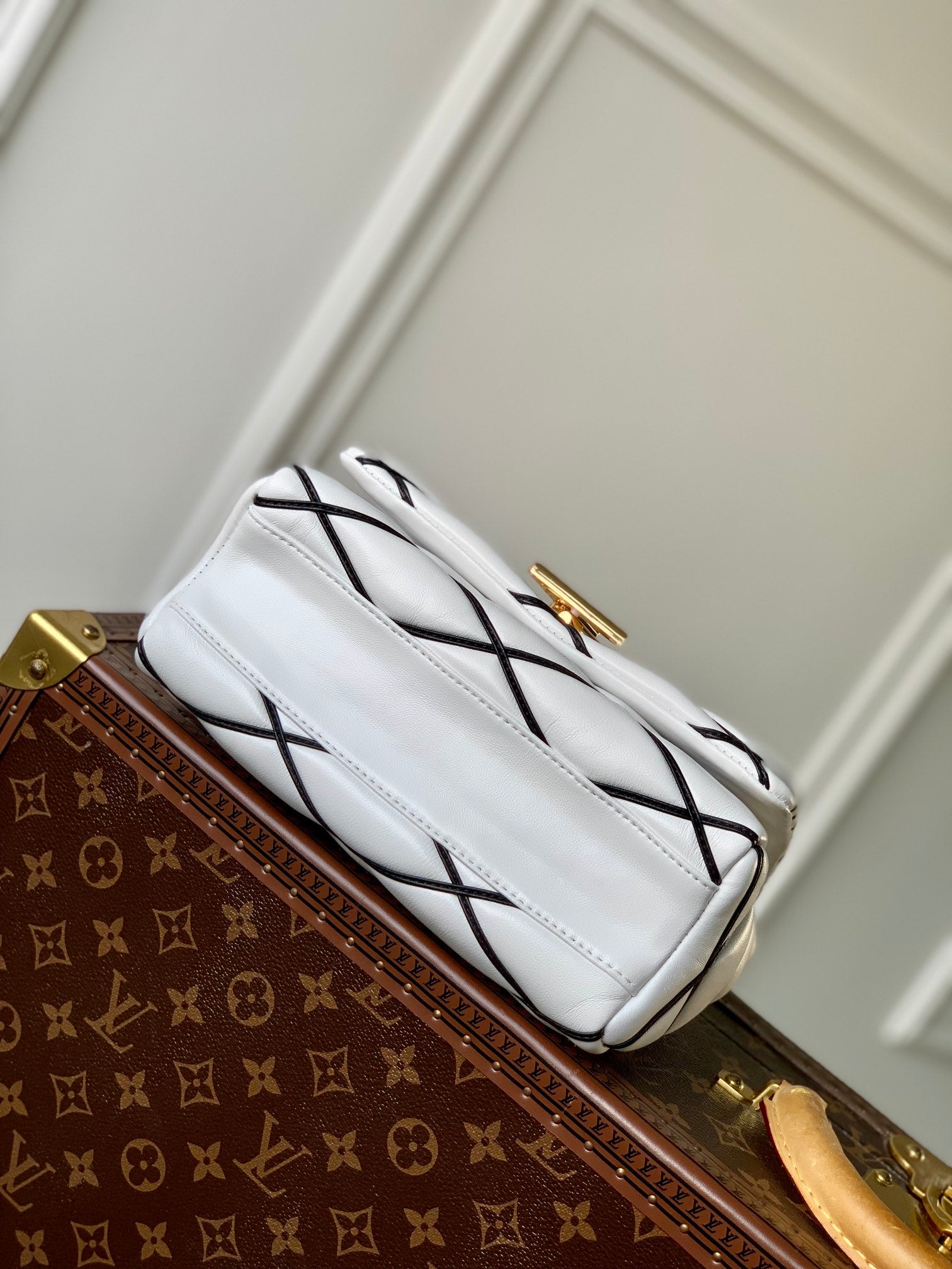 Louis Vuitton GO-14 MM Malletage Quilted Leather Handbag - White and Black