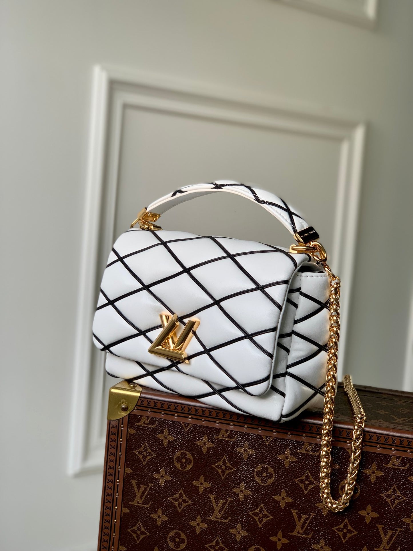 Louis Vuitton GO-14 MM Malletage Quilted Leather Handbag - White and Black