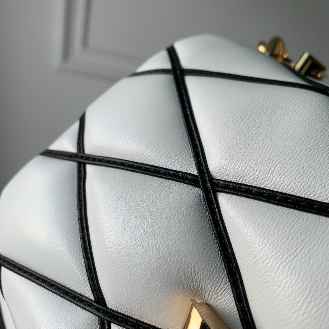 Louis Vuitton GO-14 MM Malletage Quilted Leather Handbag - White and Black