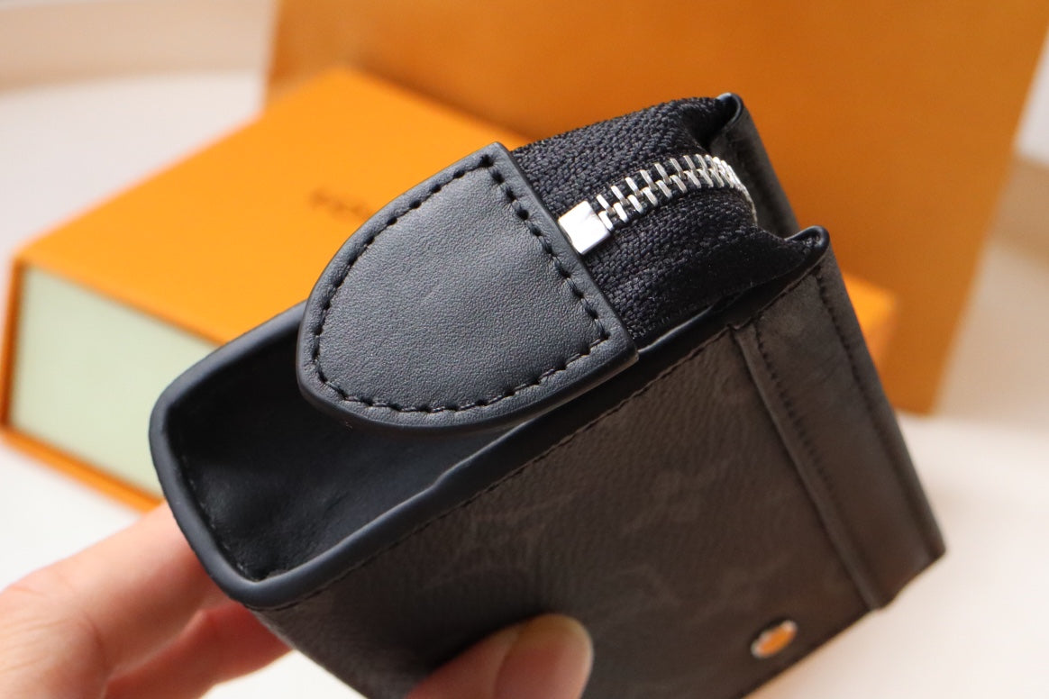 Louis Vuitton Monogram Empreinte Black Leather Daily Pouch Clutch