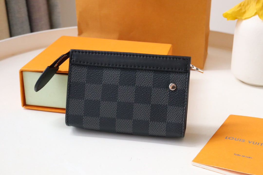 Louis Vuitton Damier Graphite Canvas Toiletry Pouch MM - Black/Grey