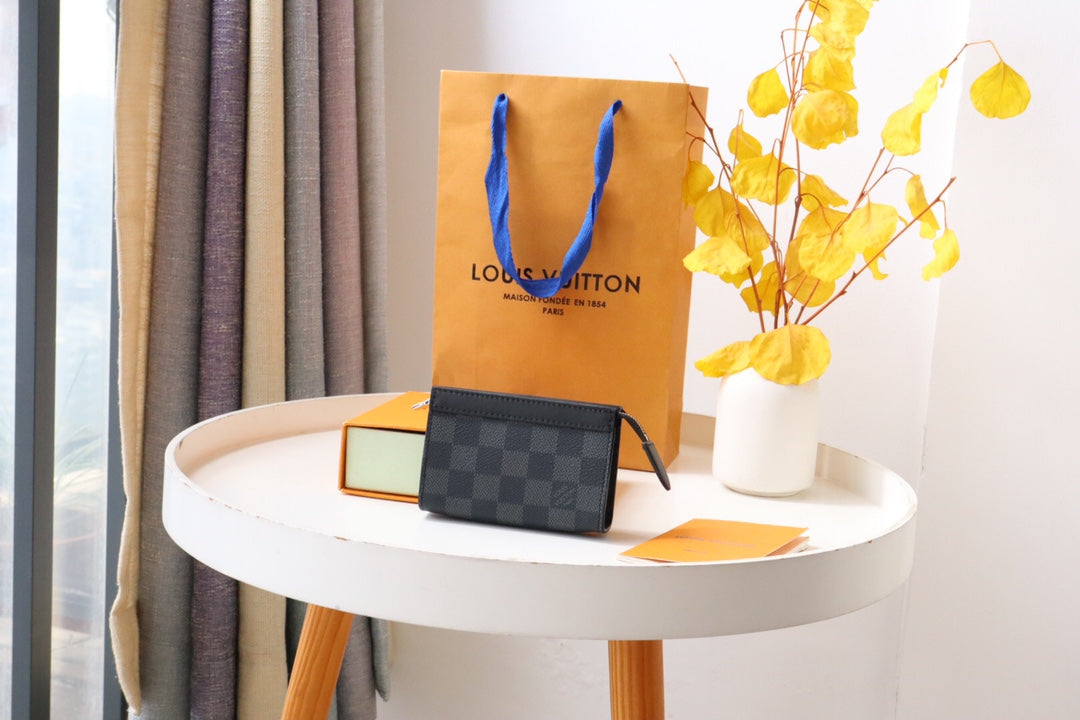 Louis Vuitton Damier Graphite Canvas Toiletry Pouch MM - Black/Grey