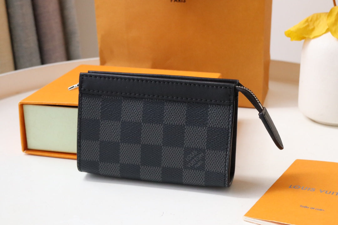 Louis Vuitton Damier Graphite Canvas Toiletry Pouch MM - Black/Grey