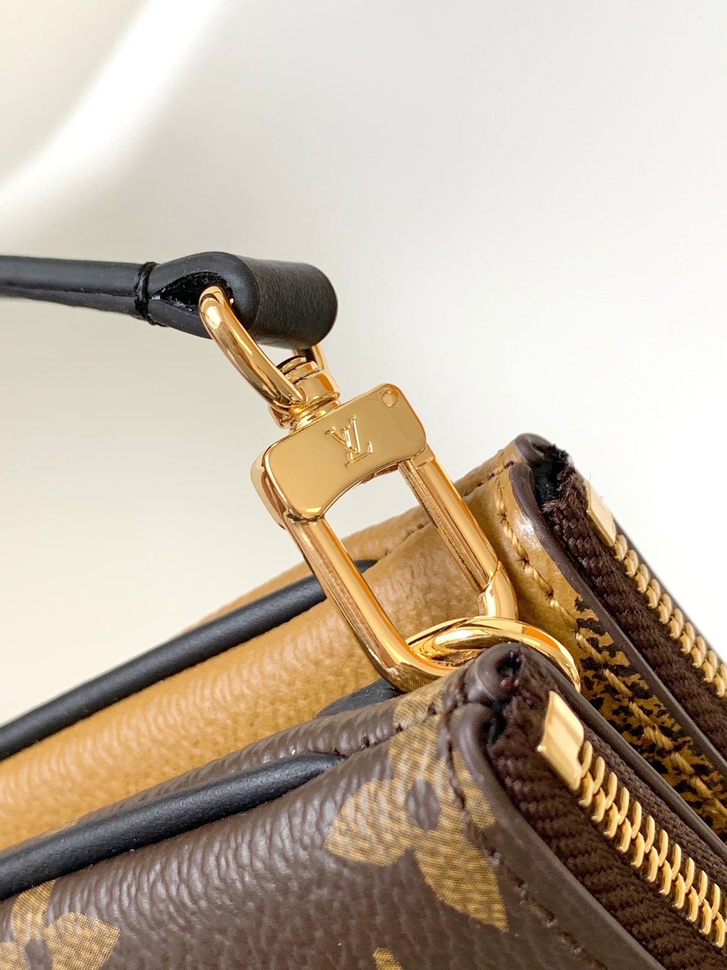 Louis Vuitton Giant Monogram Reverse Canvas Pochette Crossbody Bag - Tan/Black