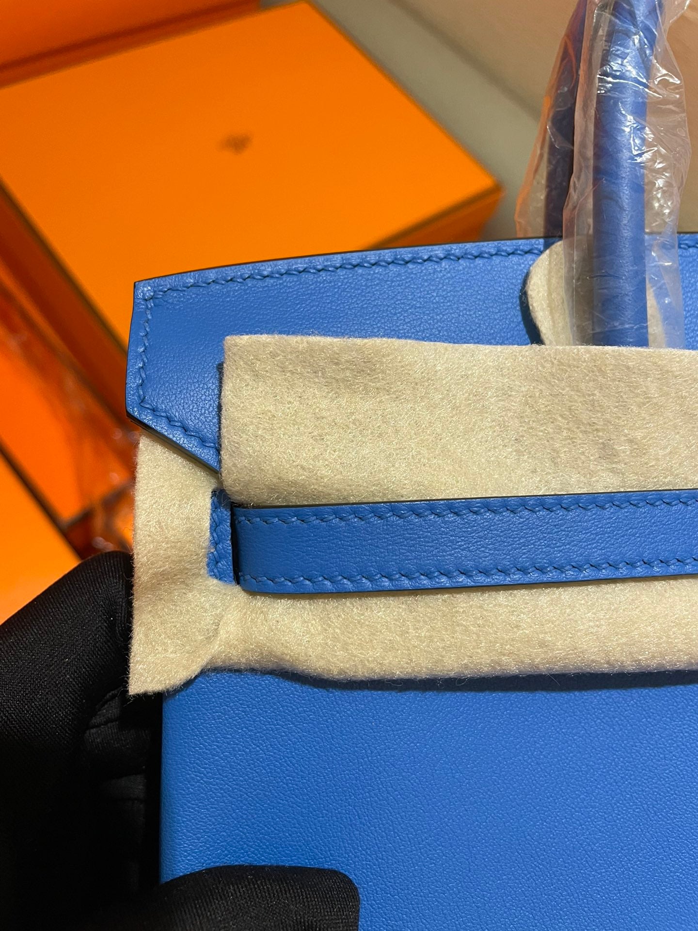 Luxury Blue Leather Top Handle Handbag - Elegant Iconic Style Tote