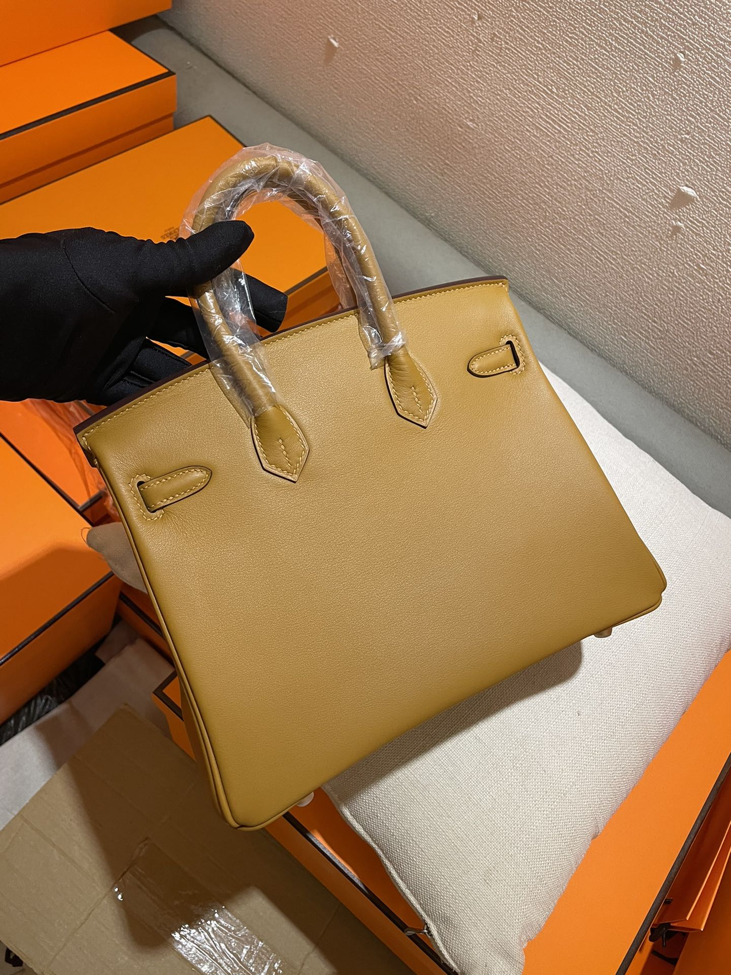 Luxury Tan Leather Top-Handle Handbag with Gold Hardware - Classic Designer Style