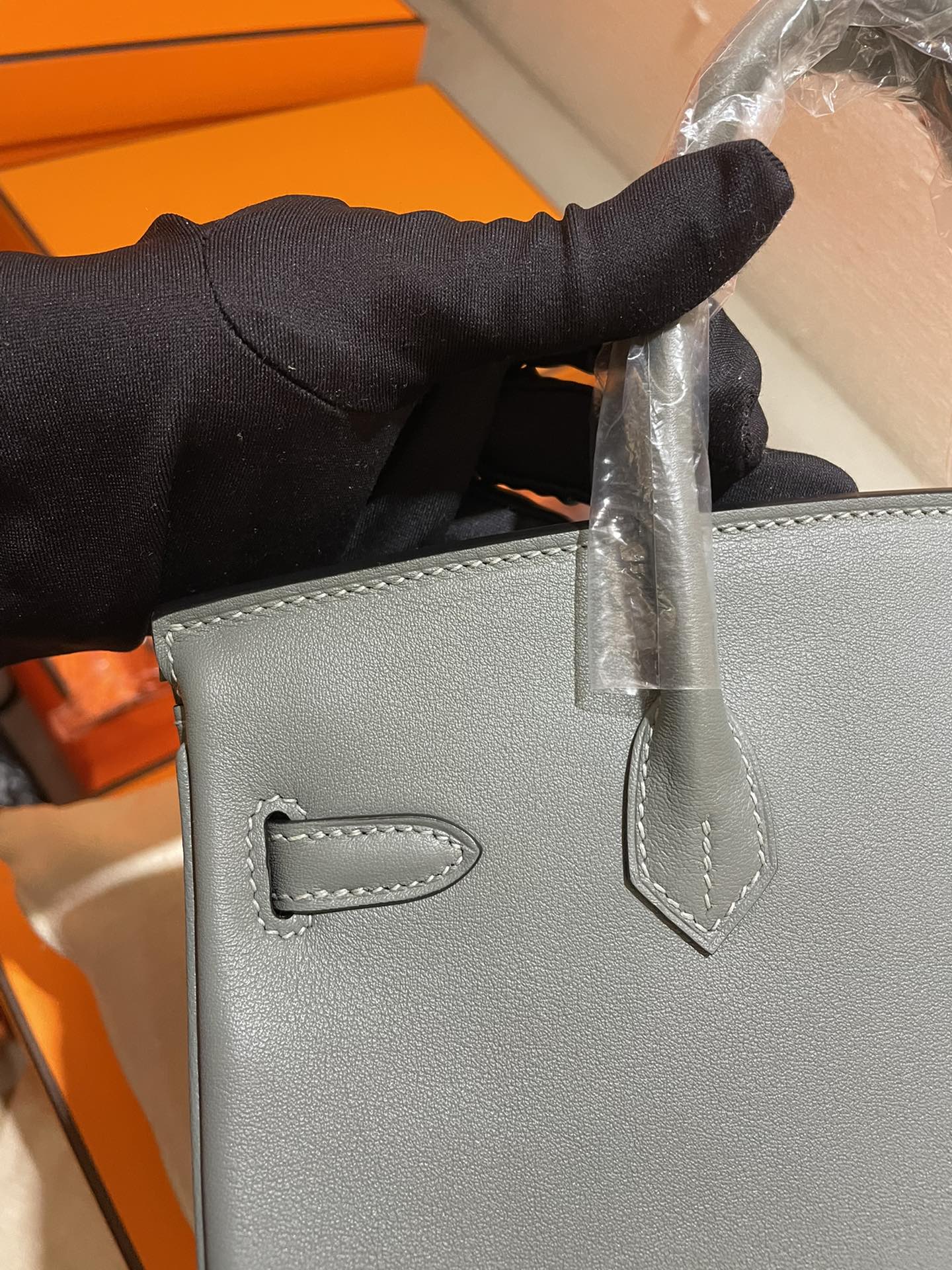 Luxury Grey Leather Top Handle Bag - Classic Designer Style Fashion Handbag for Women