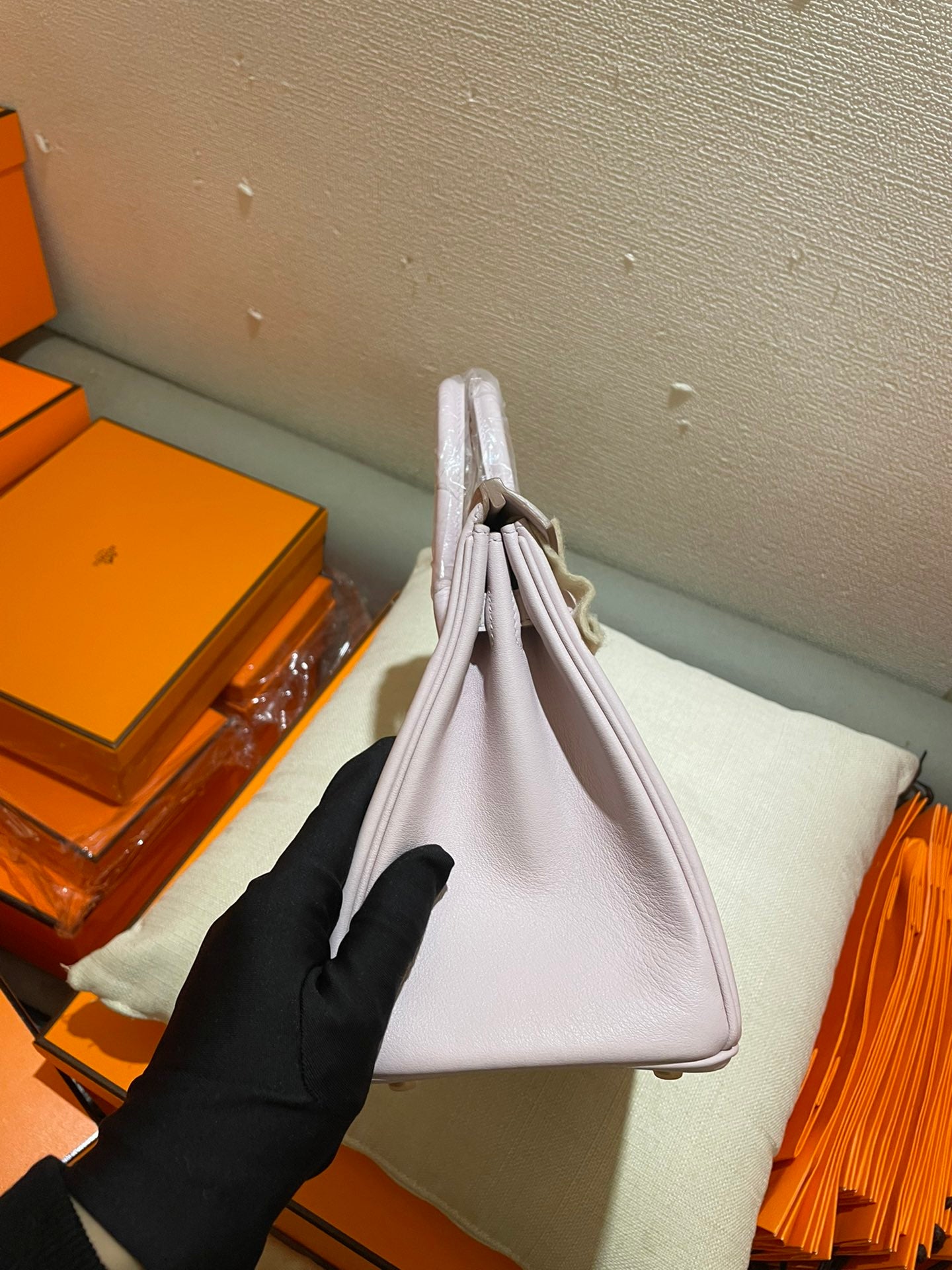 Elegant Light Pink Leather Top Handle Handbag - Luxury Style Satchel