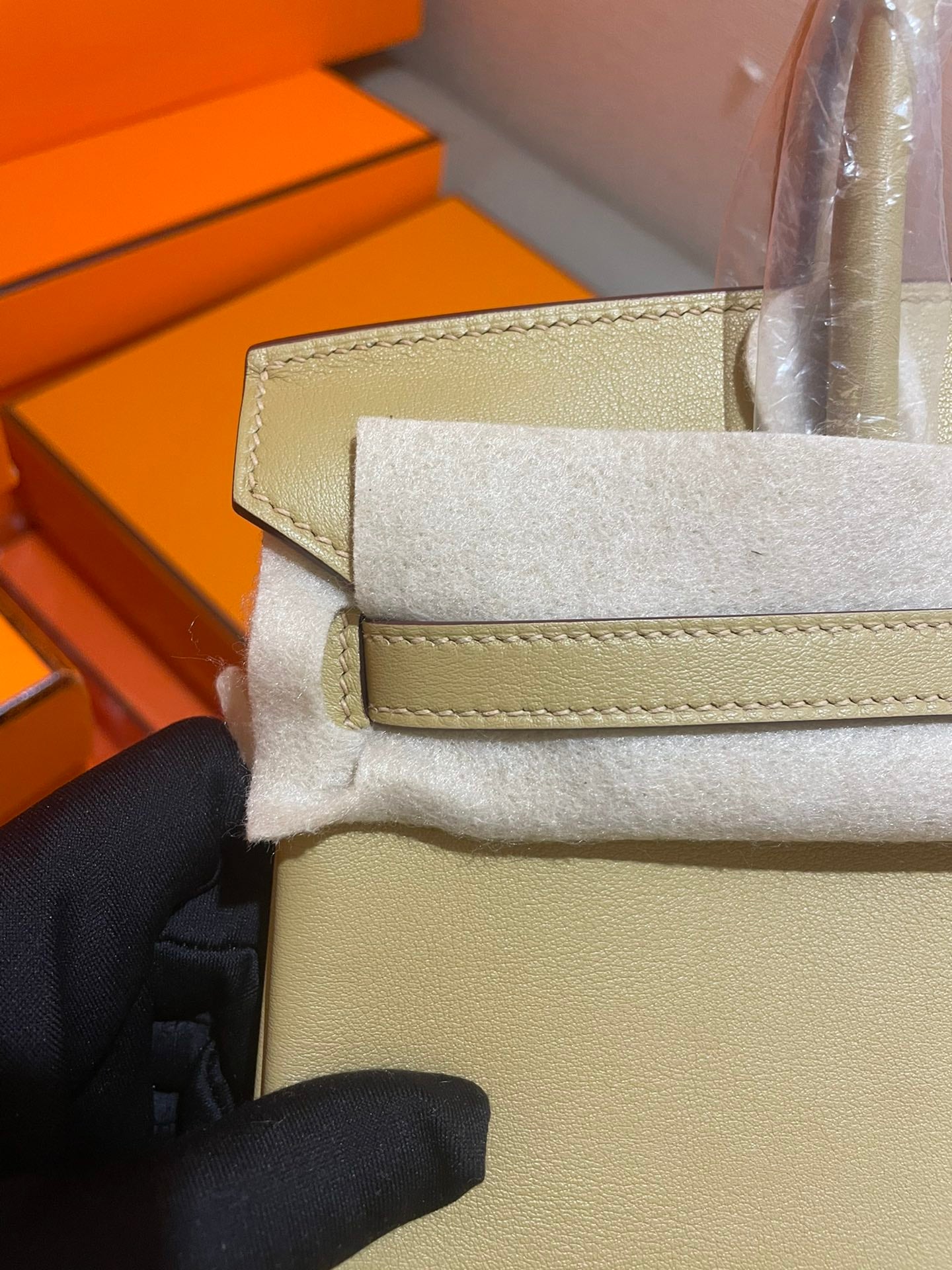 Elegant Light Yellow Top Handle Leather Handbag - Classic Designer Style Satchel for Women