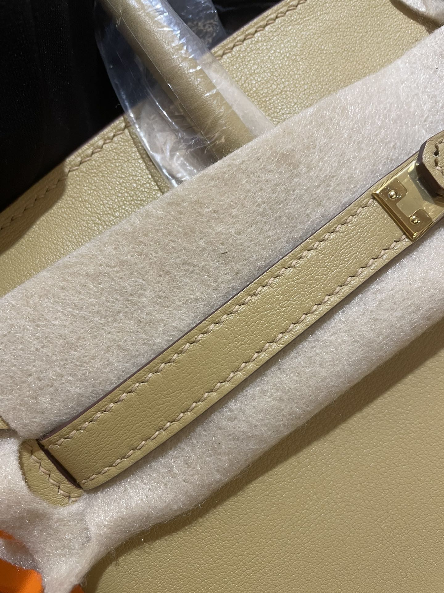 Elegant Light Yellow Top Handle Leather Handbag - Classic Designer Style Satchel for Women