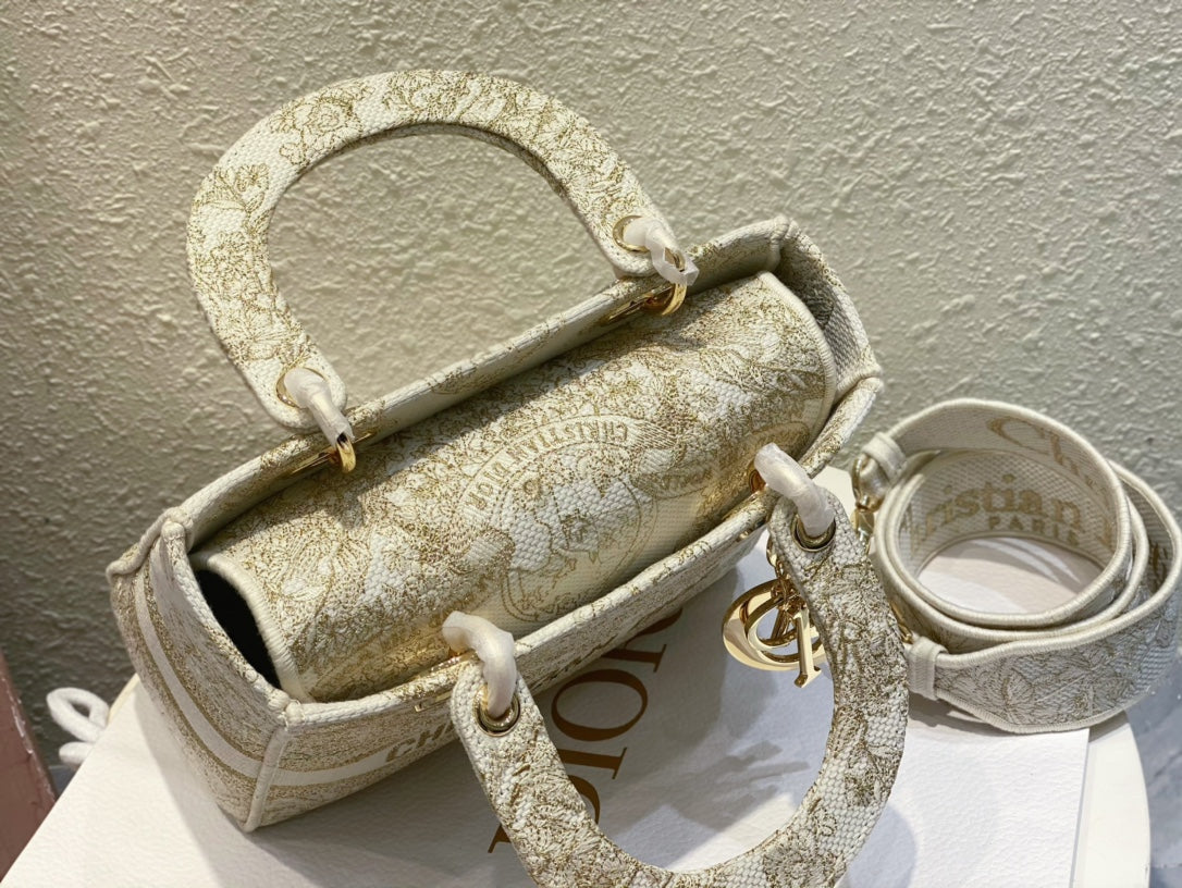 Christian Dior Lady D-Lite Bag in Beige Toile de Jouy Reverse Embroidery