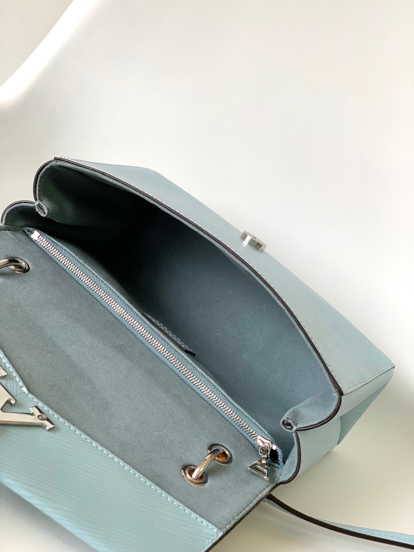 Louis Vuitton Cléry Epi Leather Handbag - Light Blue