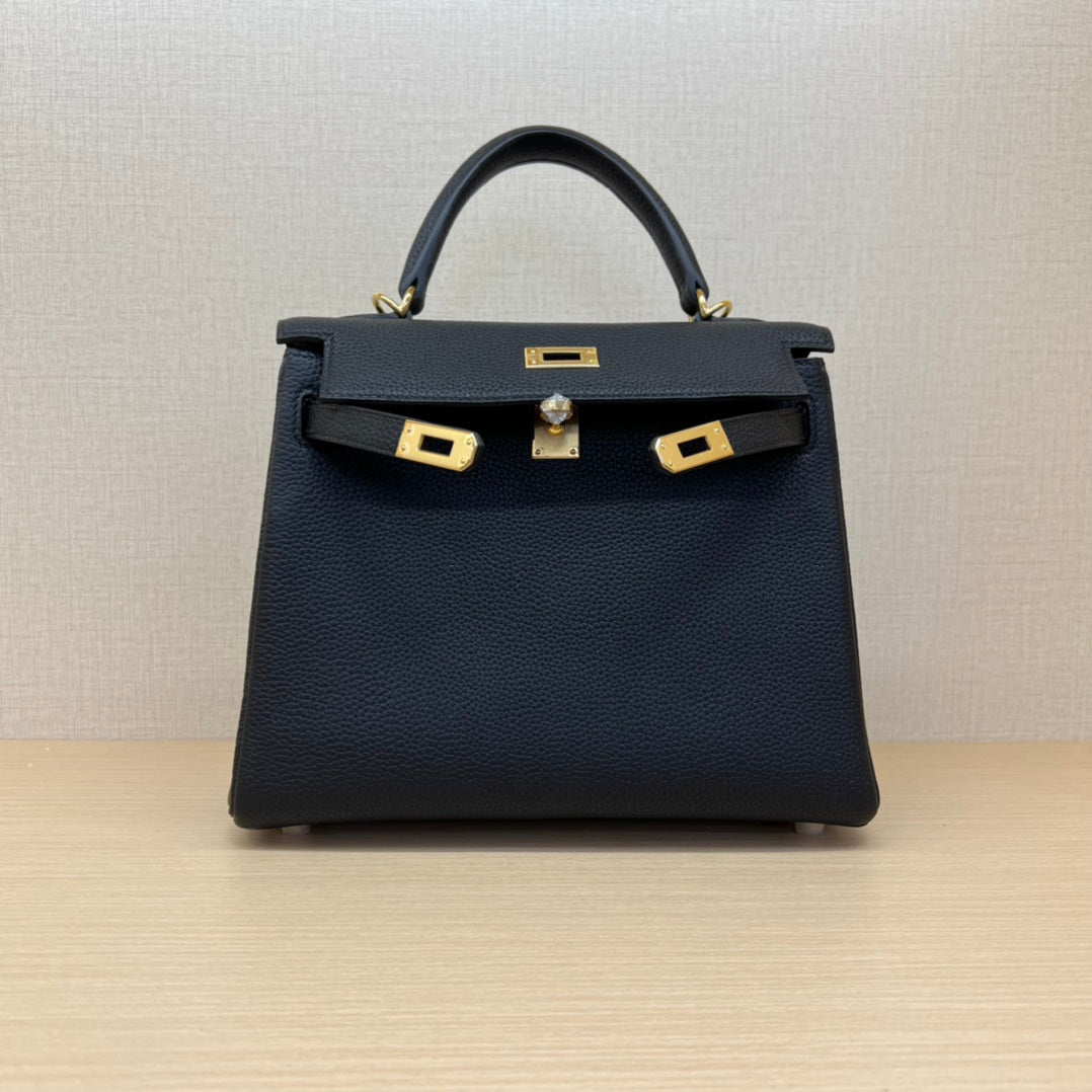 Elegant Two-Tone Leather Top Handle Bag - Navy &amp; Cream Bicolor Handbag with Gold Hardware