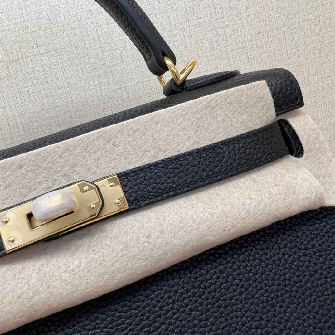 Elegant Two-Tone Leather Top Handle Bag - Navy &amp; Cream Bicolor Handbag with Gold Hardware