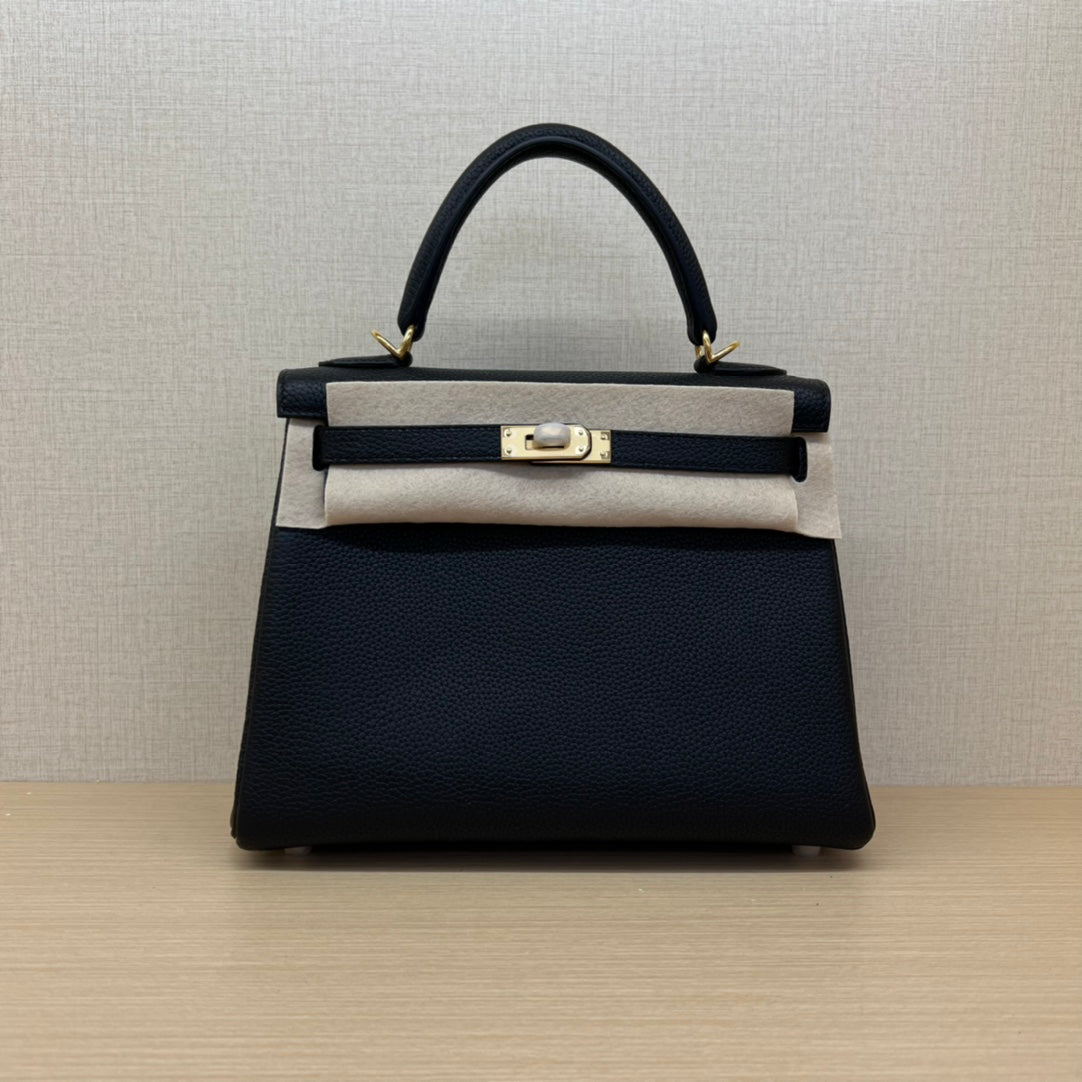 Elegant Two-Tone Leather Top Handle Bag - Navy &amp; Cream Bicolor Handbag with Gold Hardware