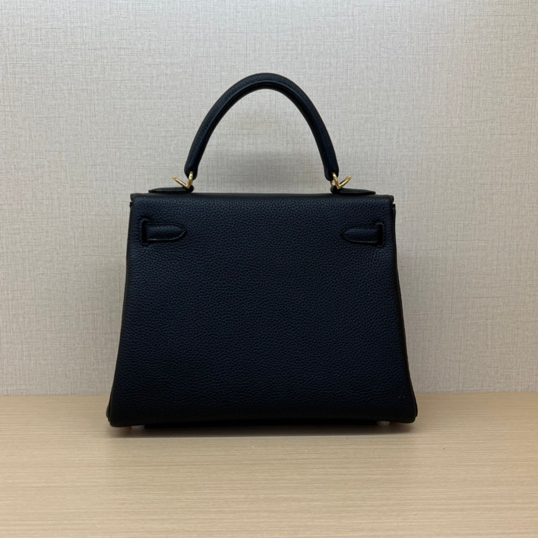 Elegant Two-Tone Leather Top Handle Bag - Navy &amp; Cream Bicolor Handbag with Gold Hardware