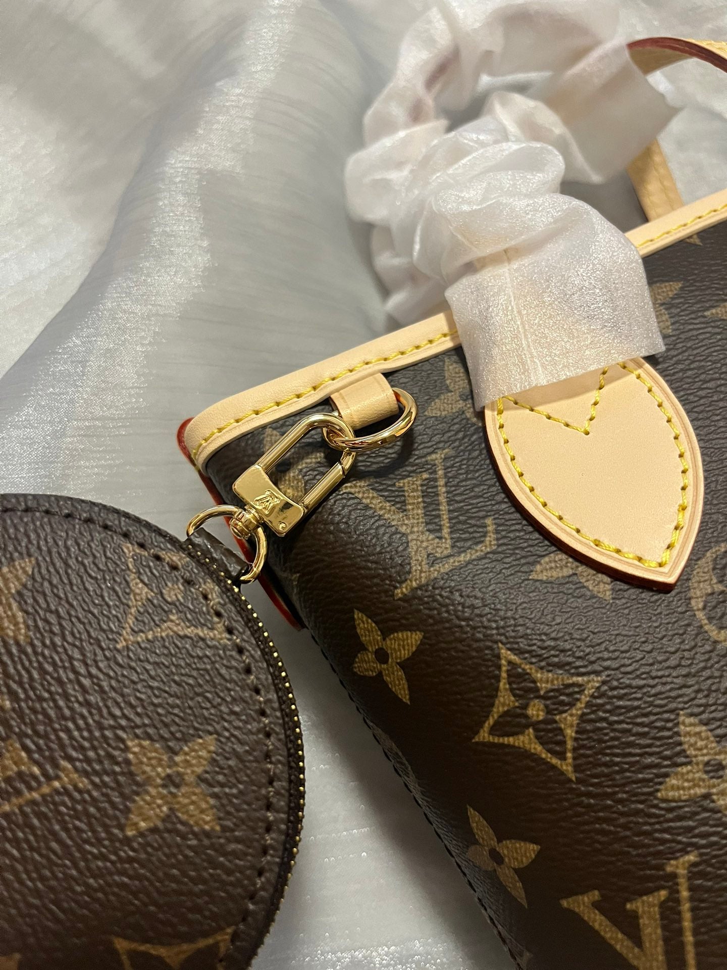 Louis Vuitton Monogram Canvas Petit Palais PM Handbag with Round Coin Purse