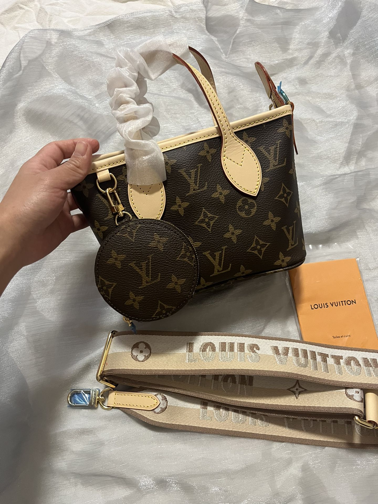 Louis Vuitton Monogram Canvas Petit Palais PM Handbag with Round Coin Purse