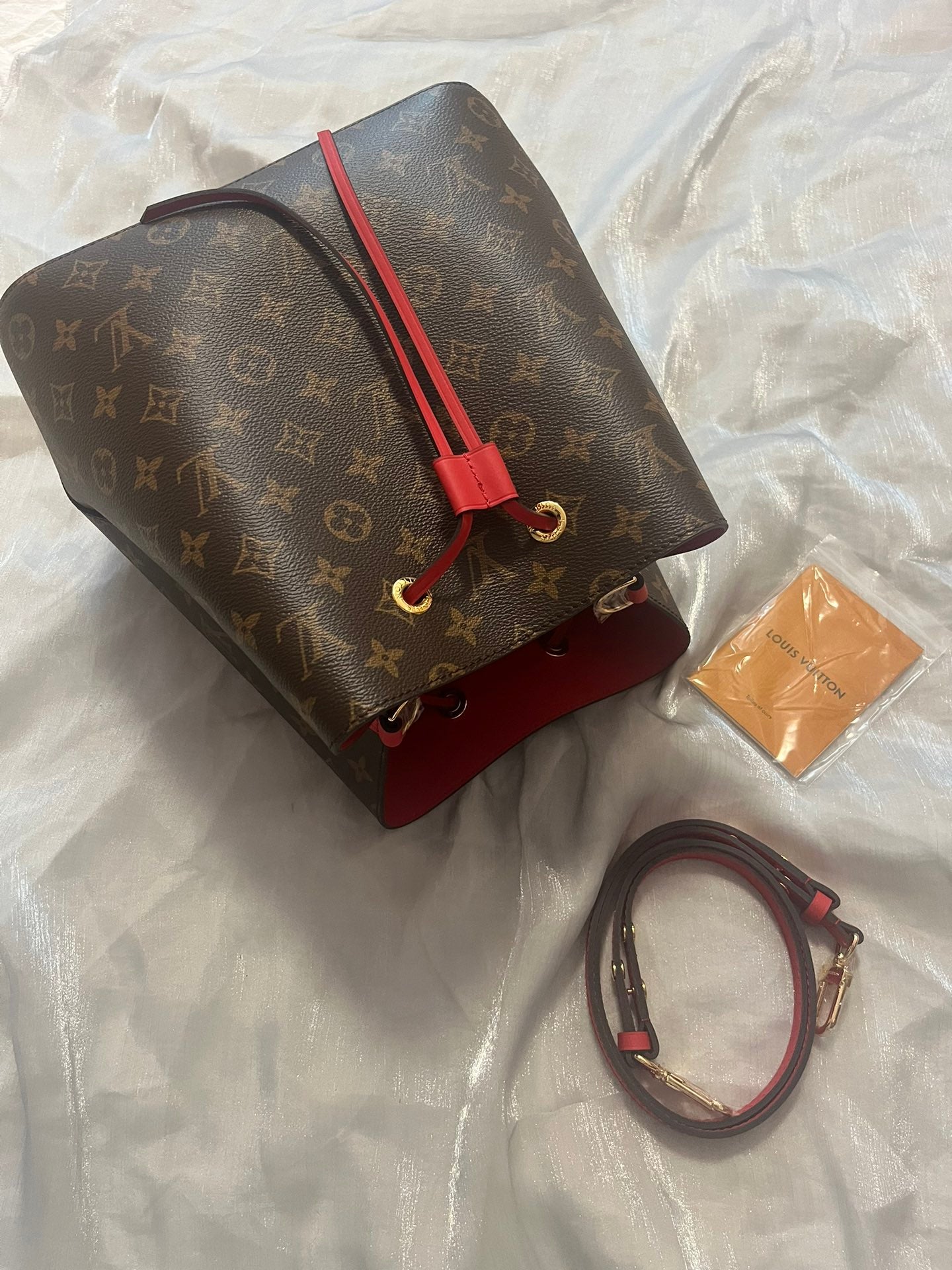 Louis Vuitton NéoNoé Monogram Canvas Bucket Bag - Cerise Red