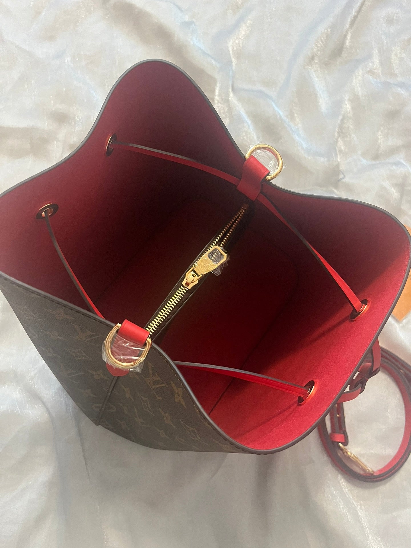 Louis Vuitton NéoNoé Monogram Canvas Bucket Bag - Cerise Red