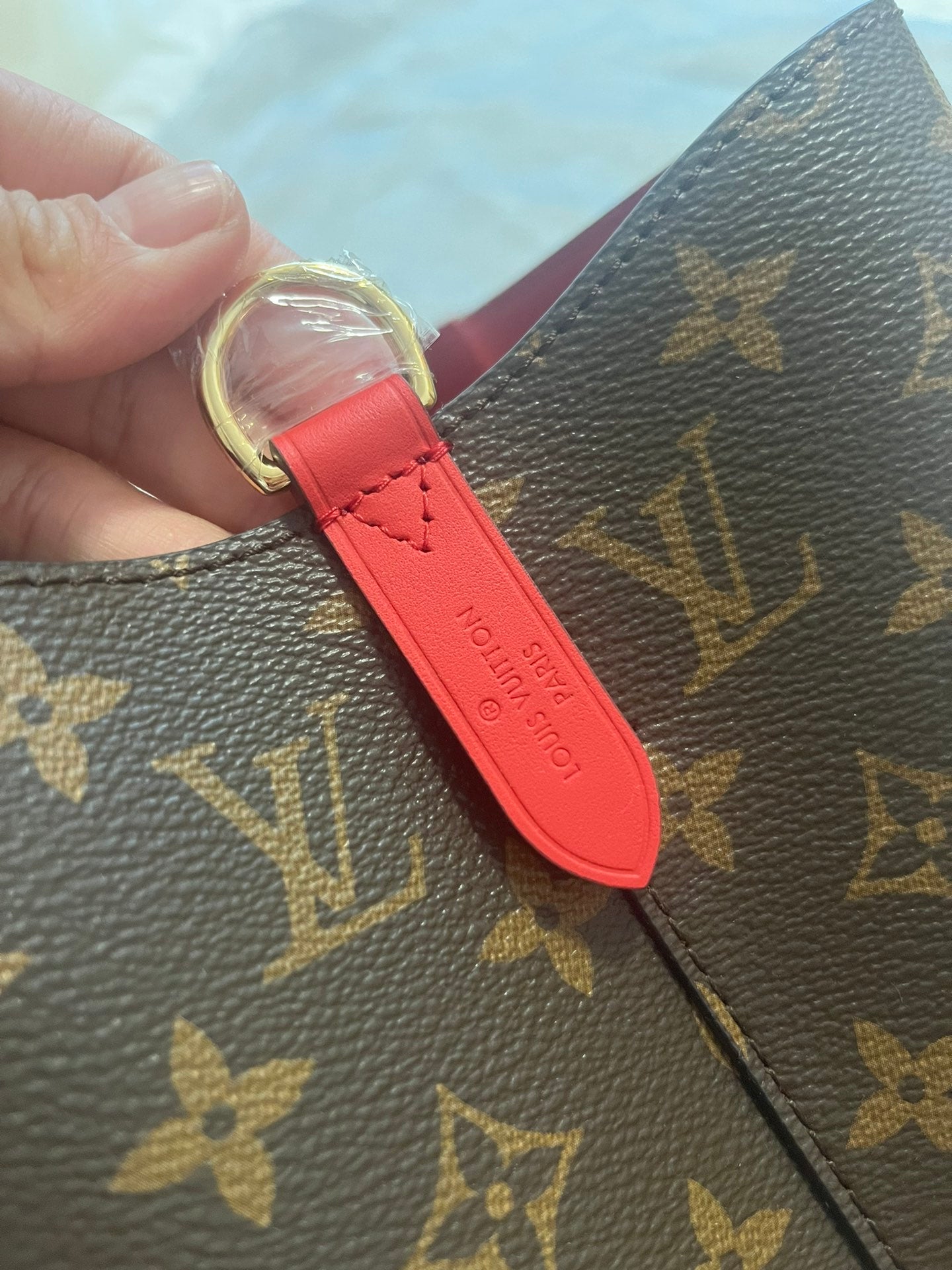 Louis Vuitton NéoNoé Monogram Canvas Bucket Bag - Cerise Red