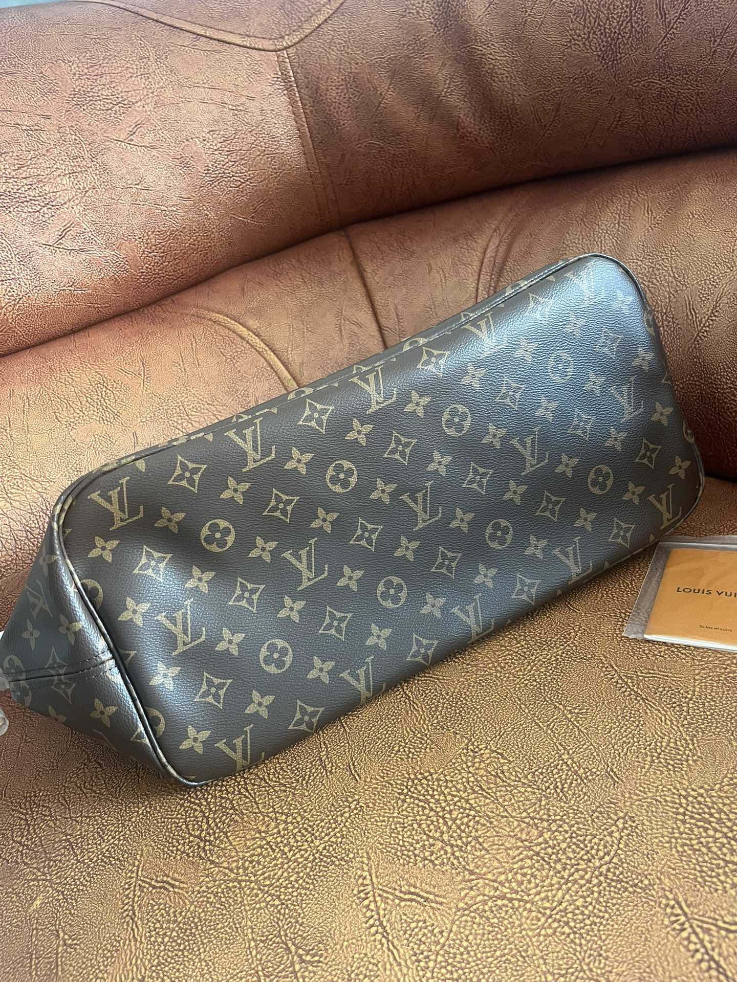 Louis Vuitton Neverfull MM Monogram Canvas Tote Bag with Rose Ballerine Interior