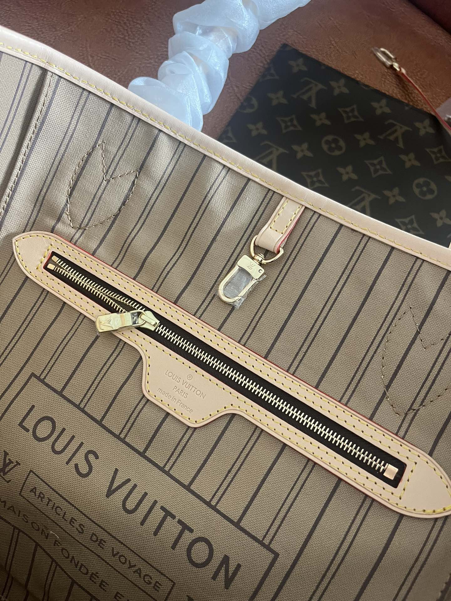 Louis Vuitton Neverfull MM Monogram Canvas Tote Bag - Brown